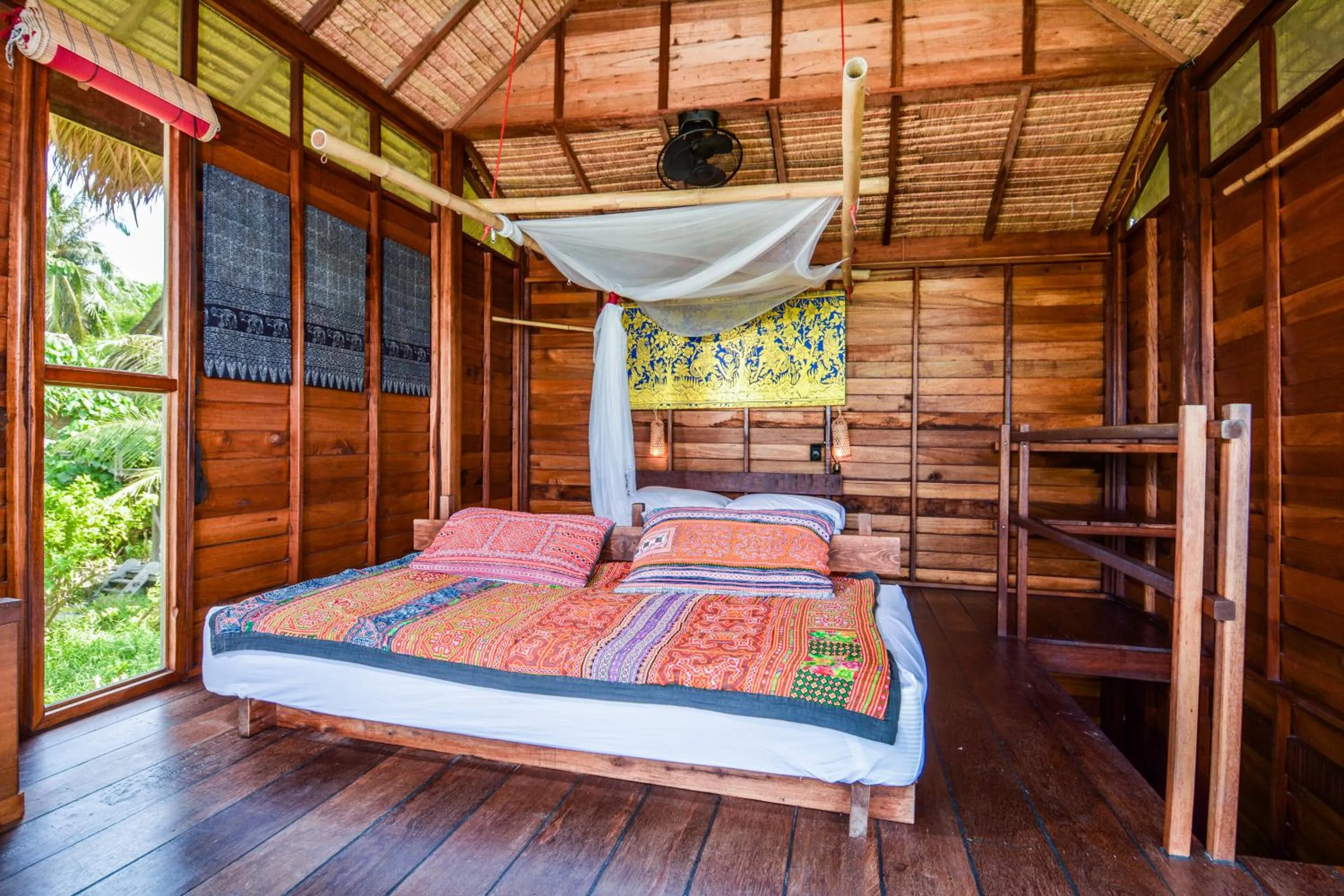 Photo of the whole room, Bed in Castaway Resort Koh Lipe