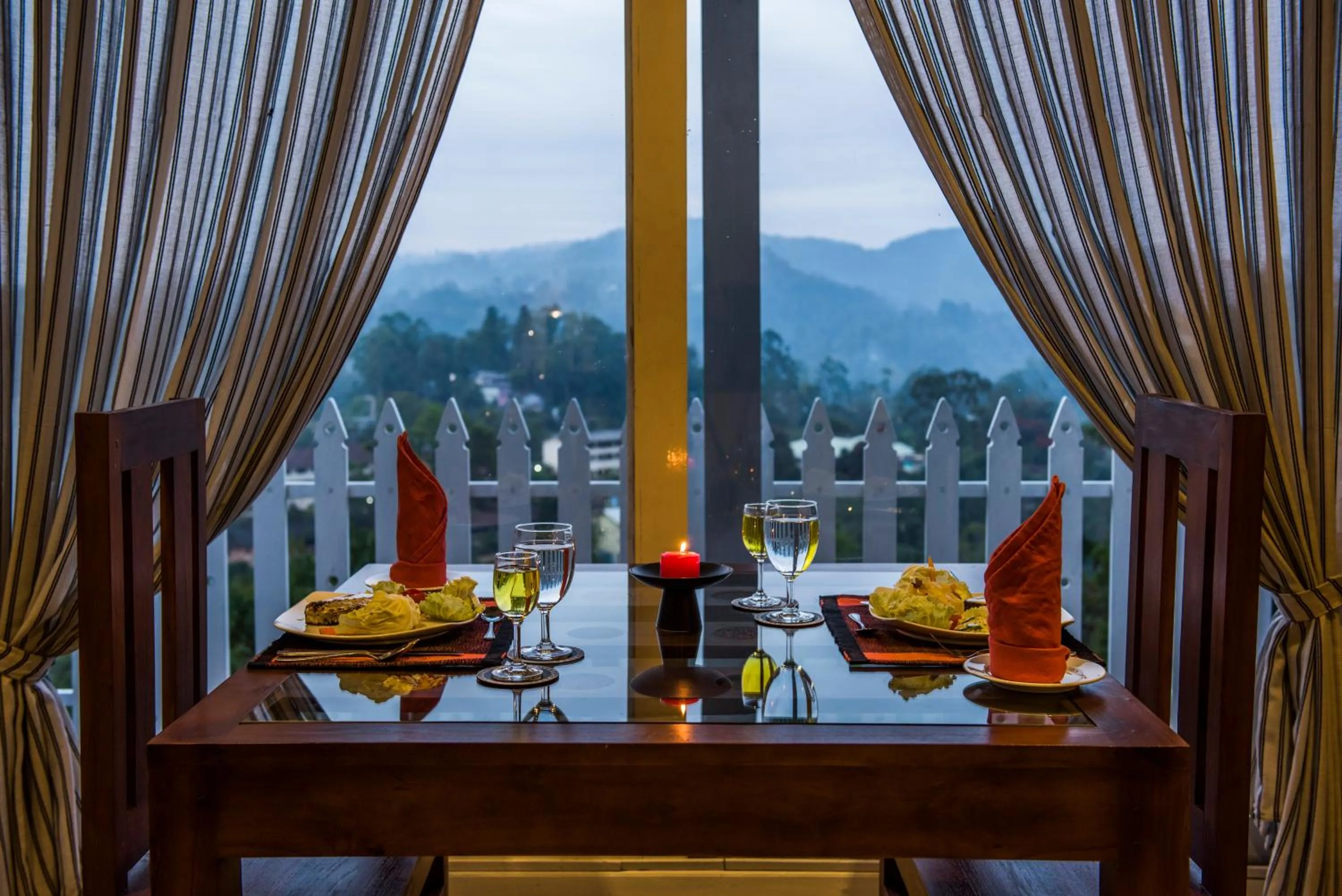 Restaurant/places to eat in Villa Perpetua