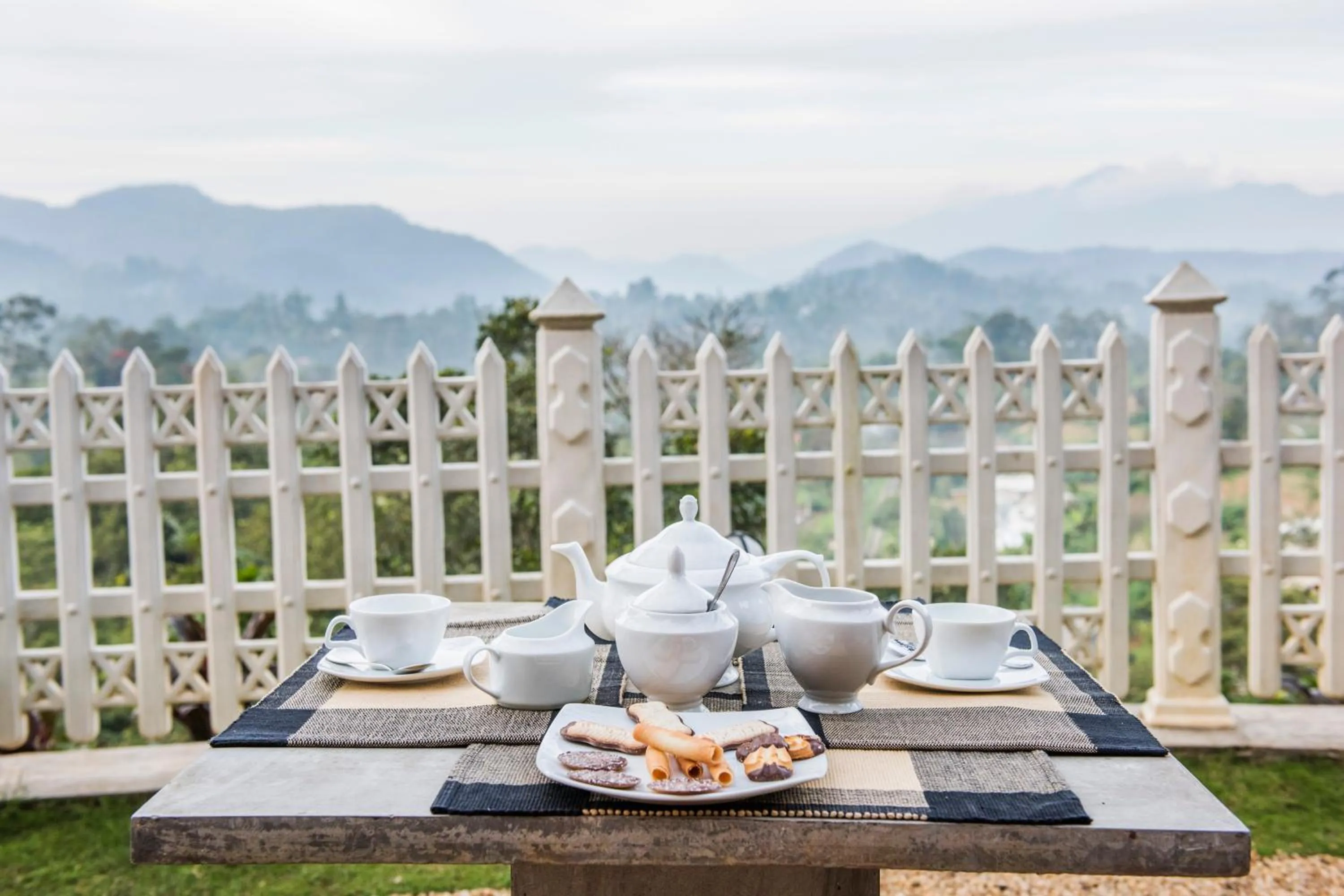 Restaurant/places to eat in Villa Perpetua