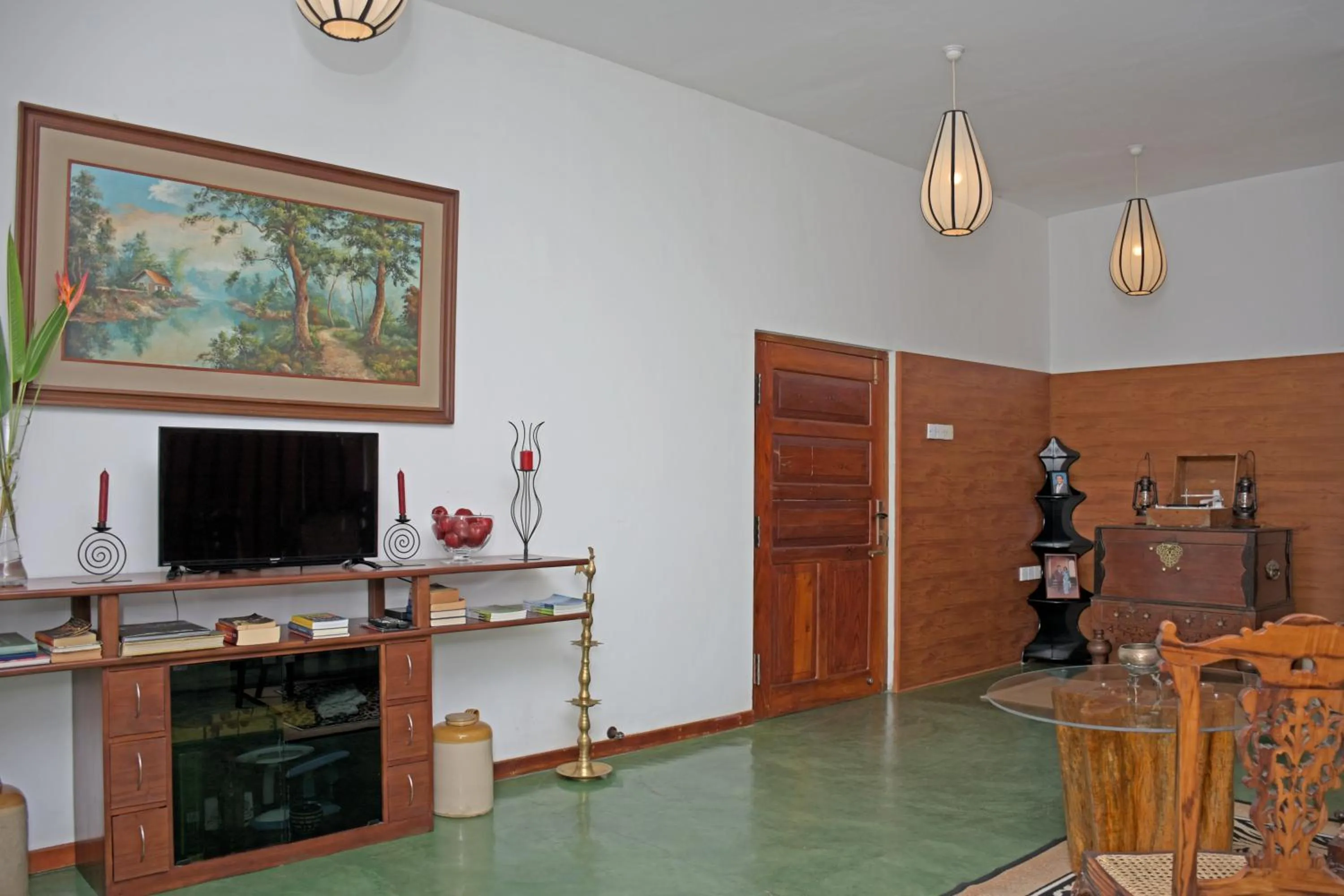 Communal lounge/ TV room in Villa Perpetua