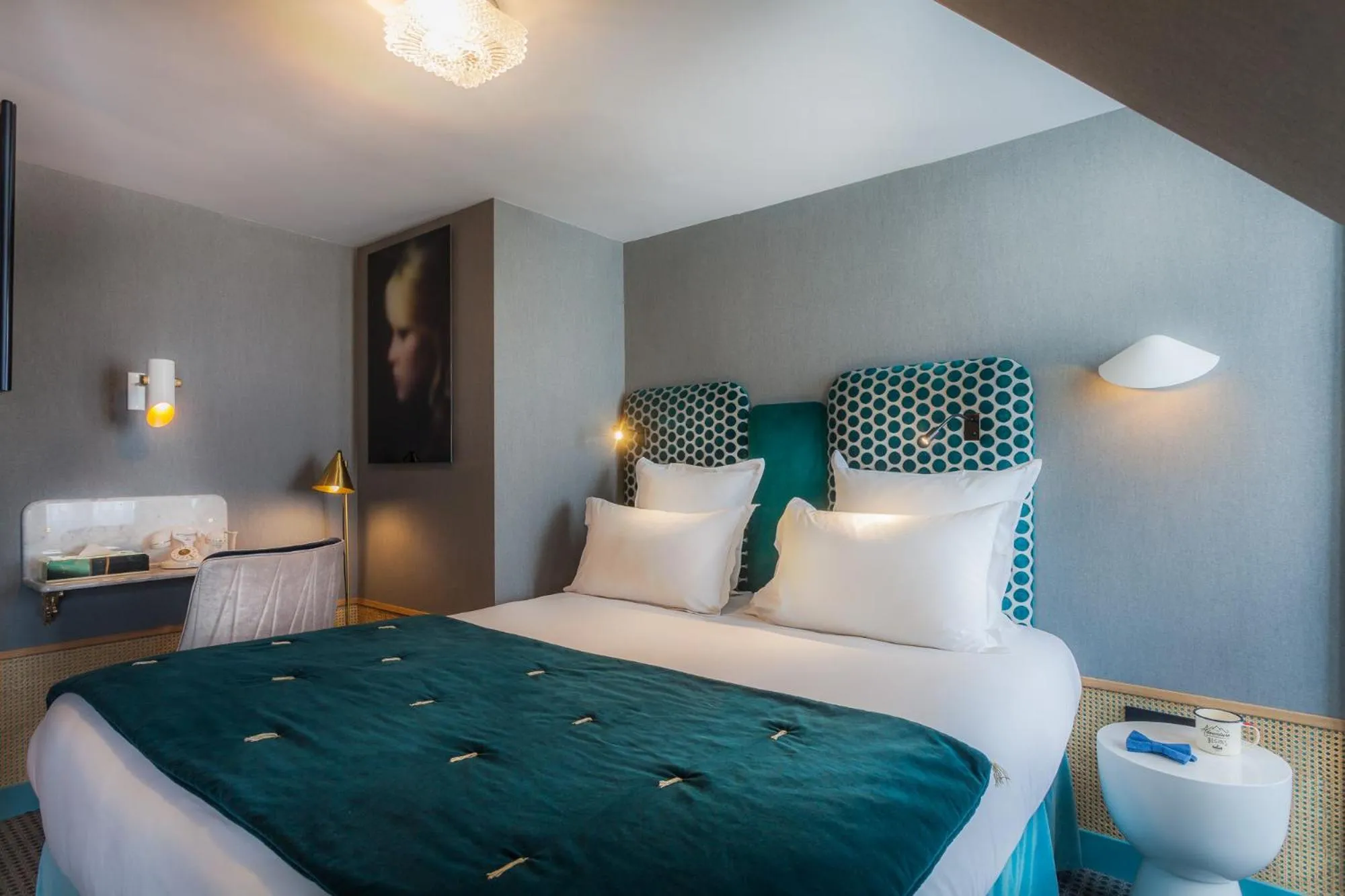 Bed in Handsome Hotel