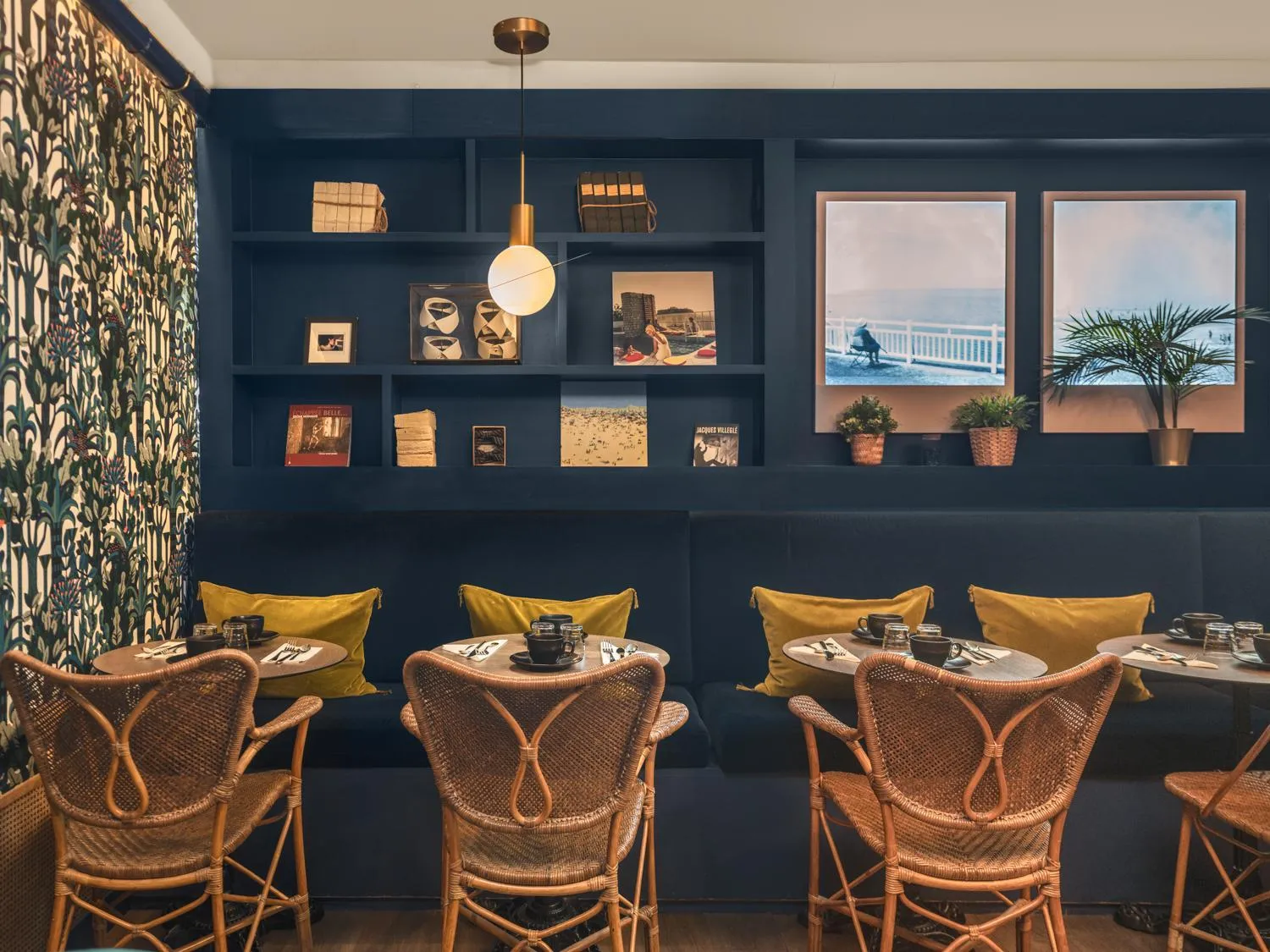 Breakfast in Handsome Hotel