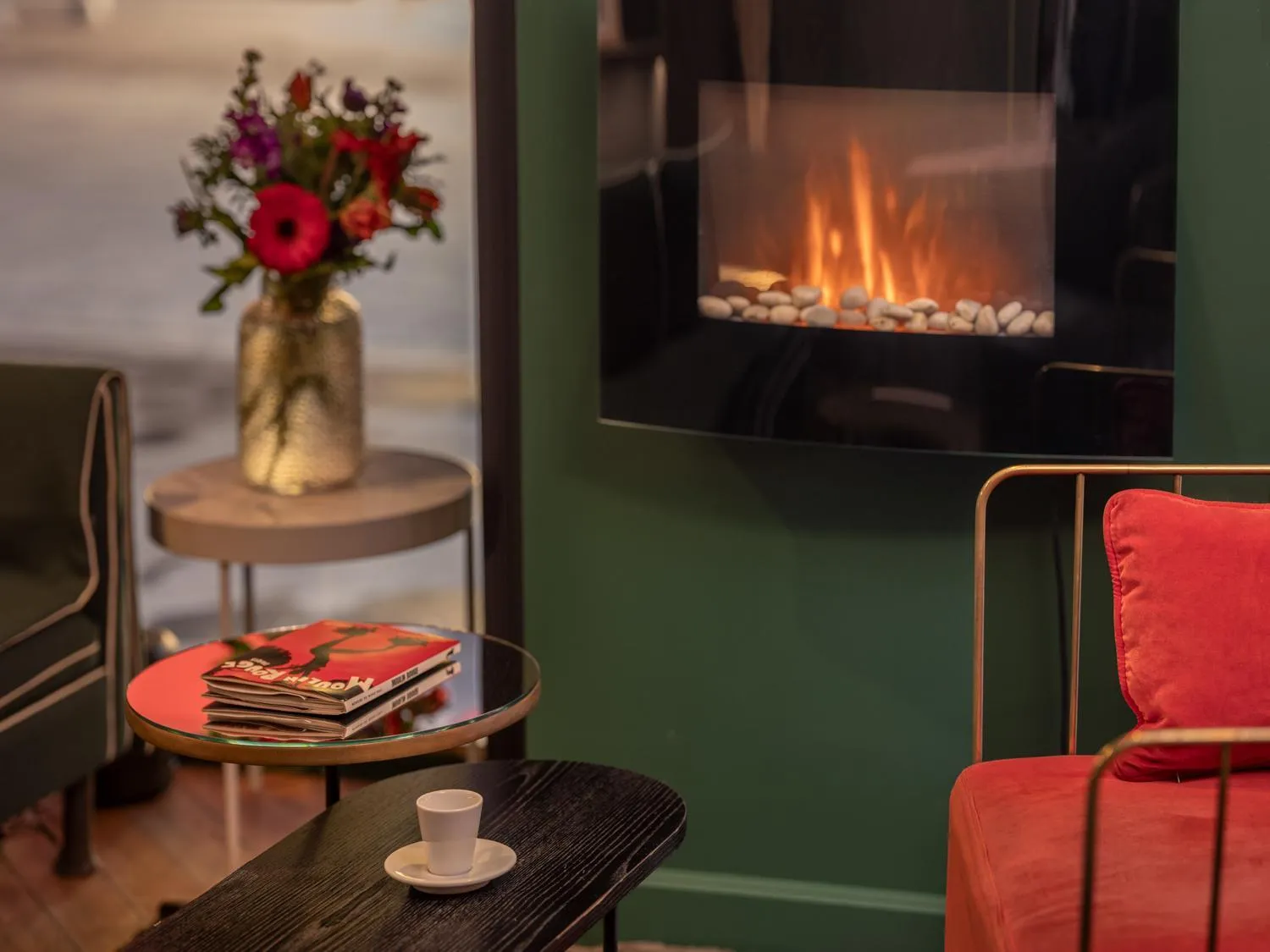 Living room in Handsome Hotel