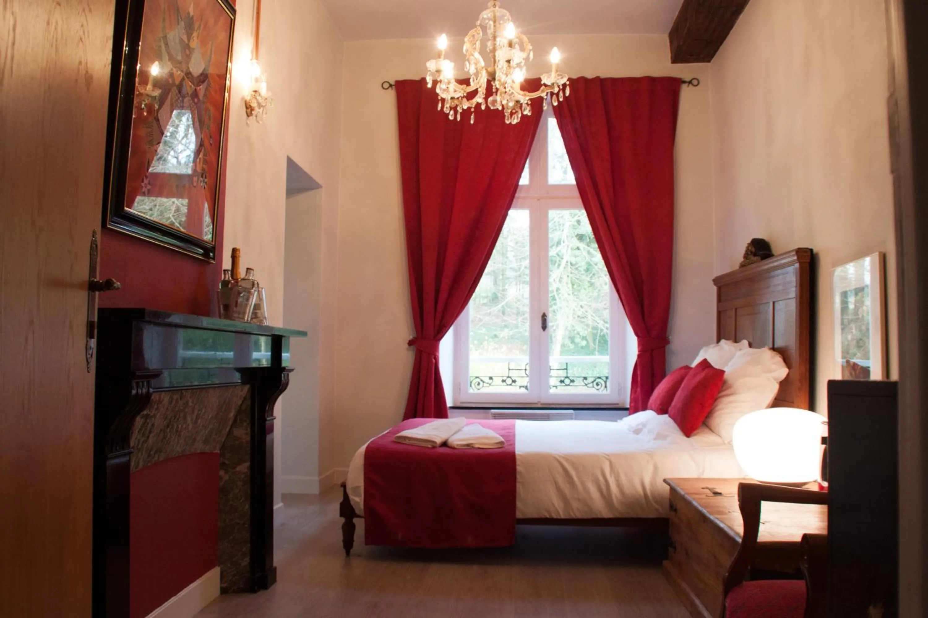Photo of the whole room, Bed in Château de l'Aviette