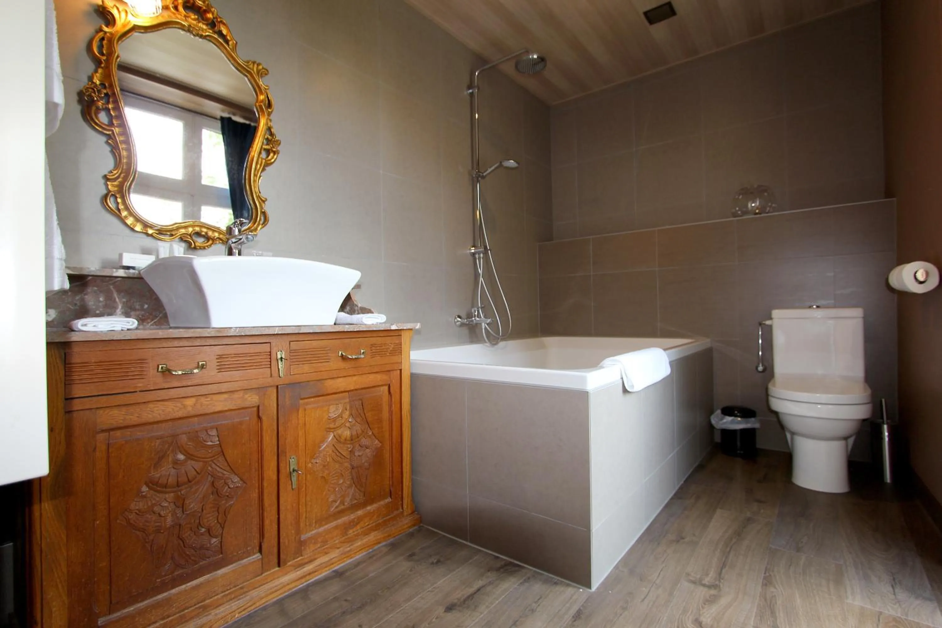 Bathroom in Château de l'Aviette