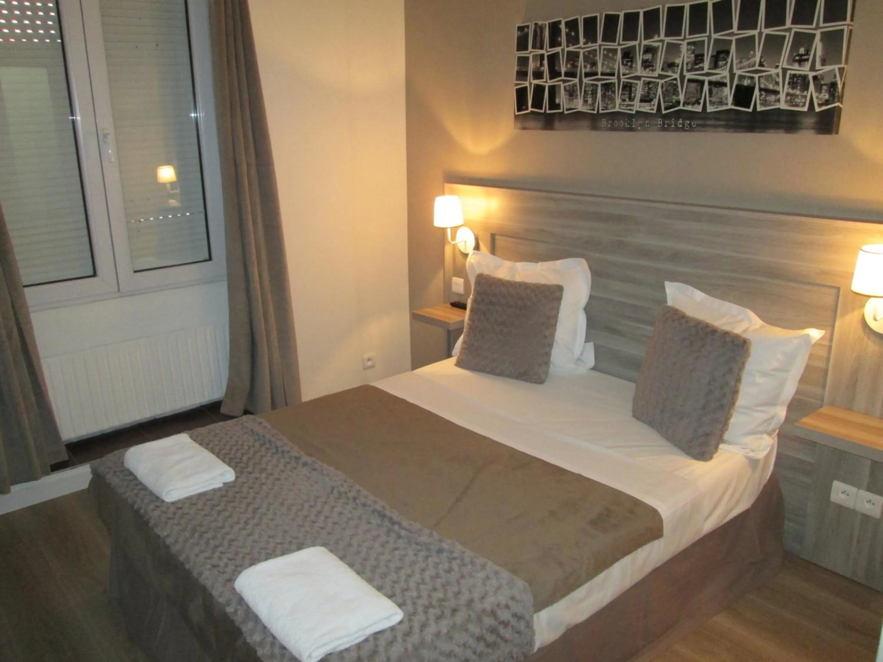 Property building, Bed in Ménil Bon Temps