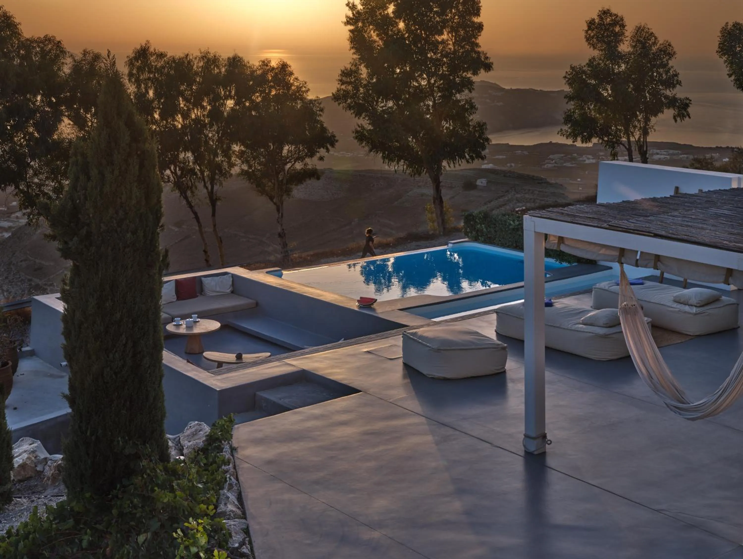 Day in Santorini Heights