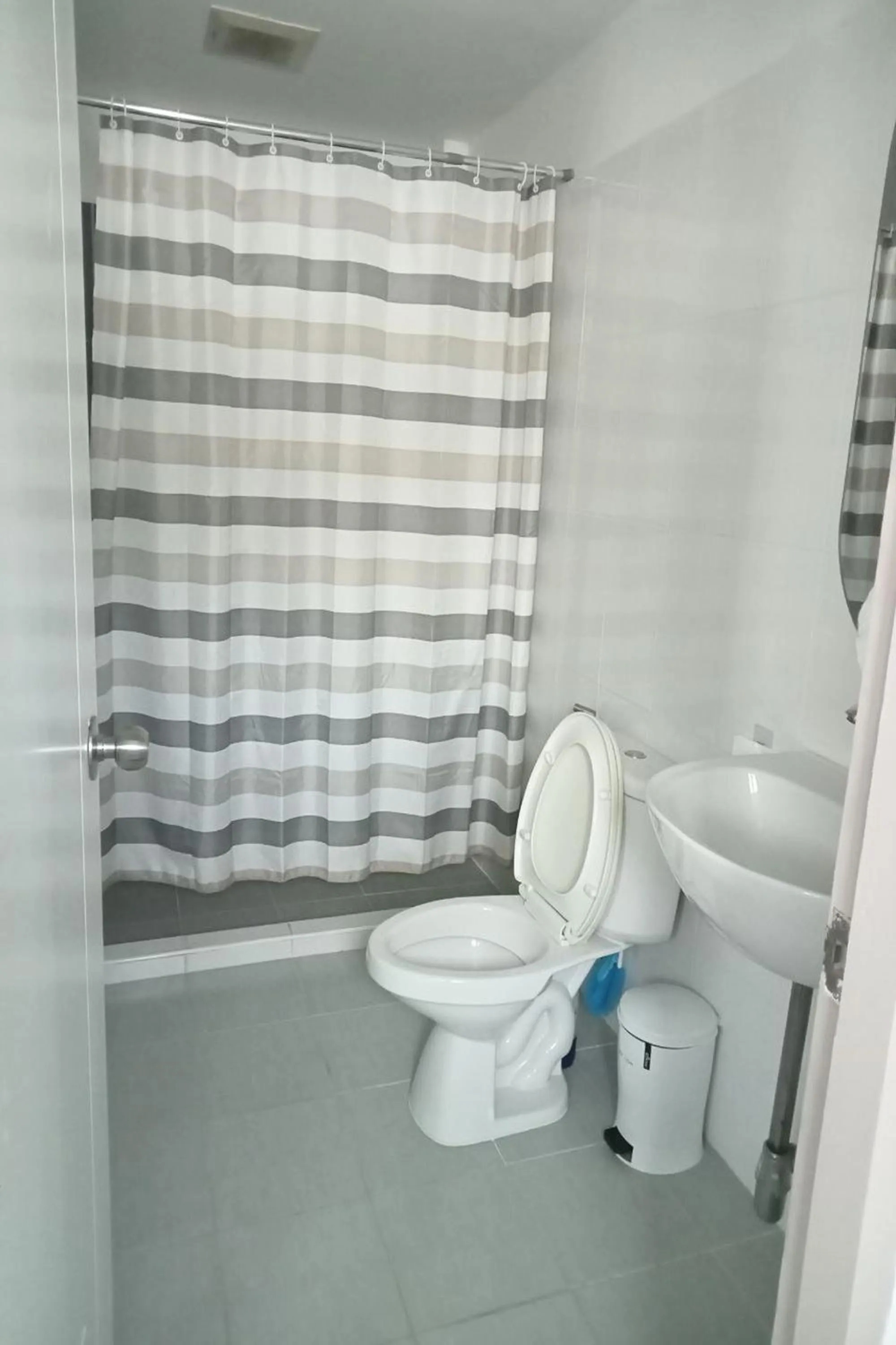 Bathroom in Sleep Dee Hostel