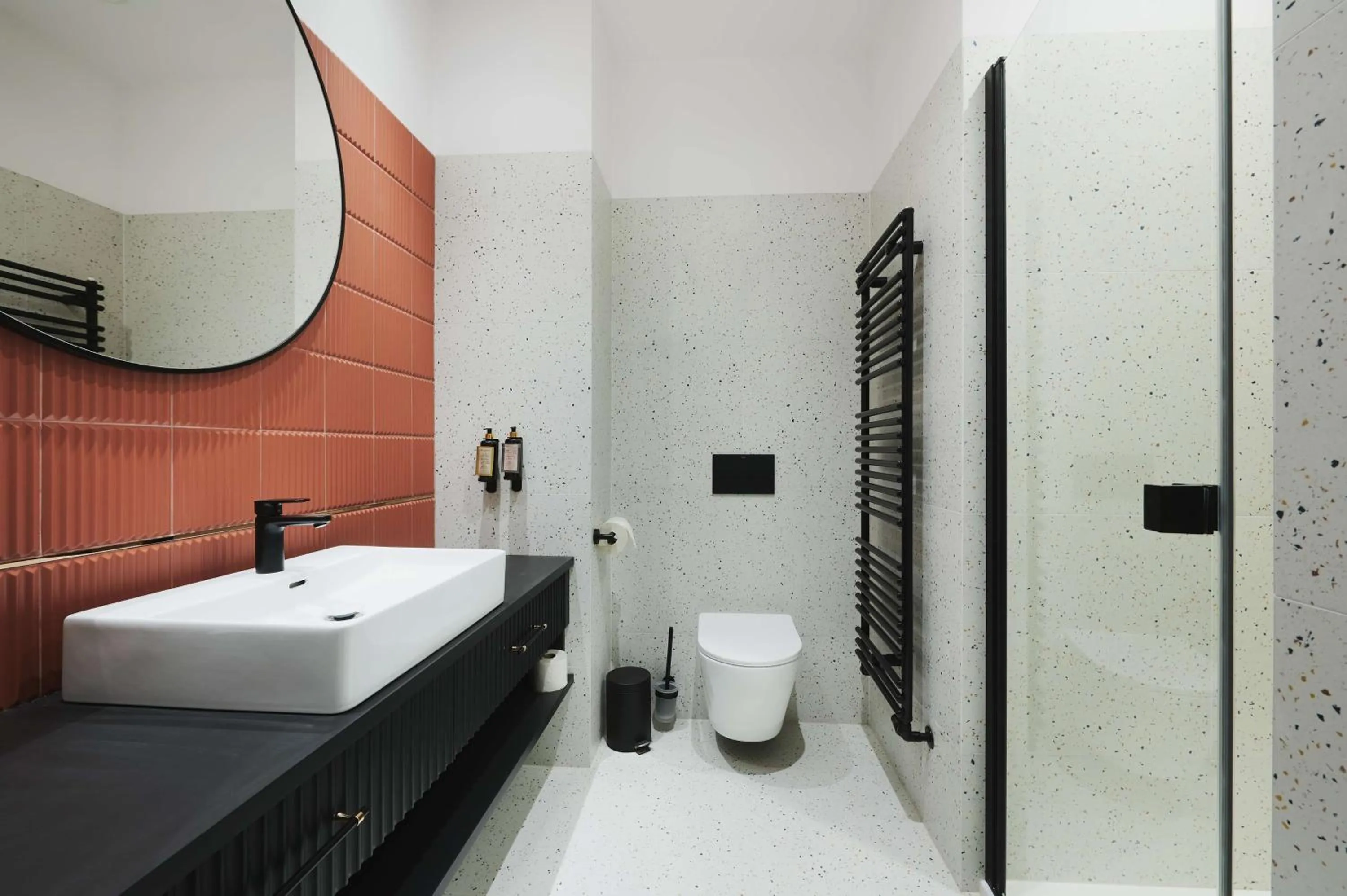 Bathroom, Bed in Aiden by Best Western Lodz