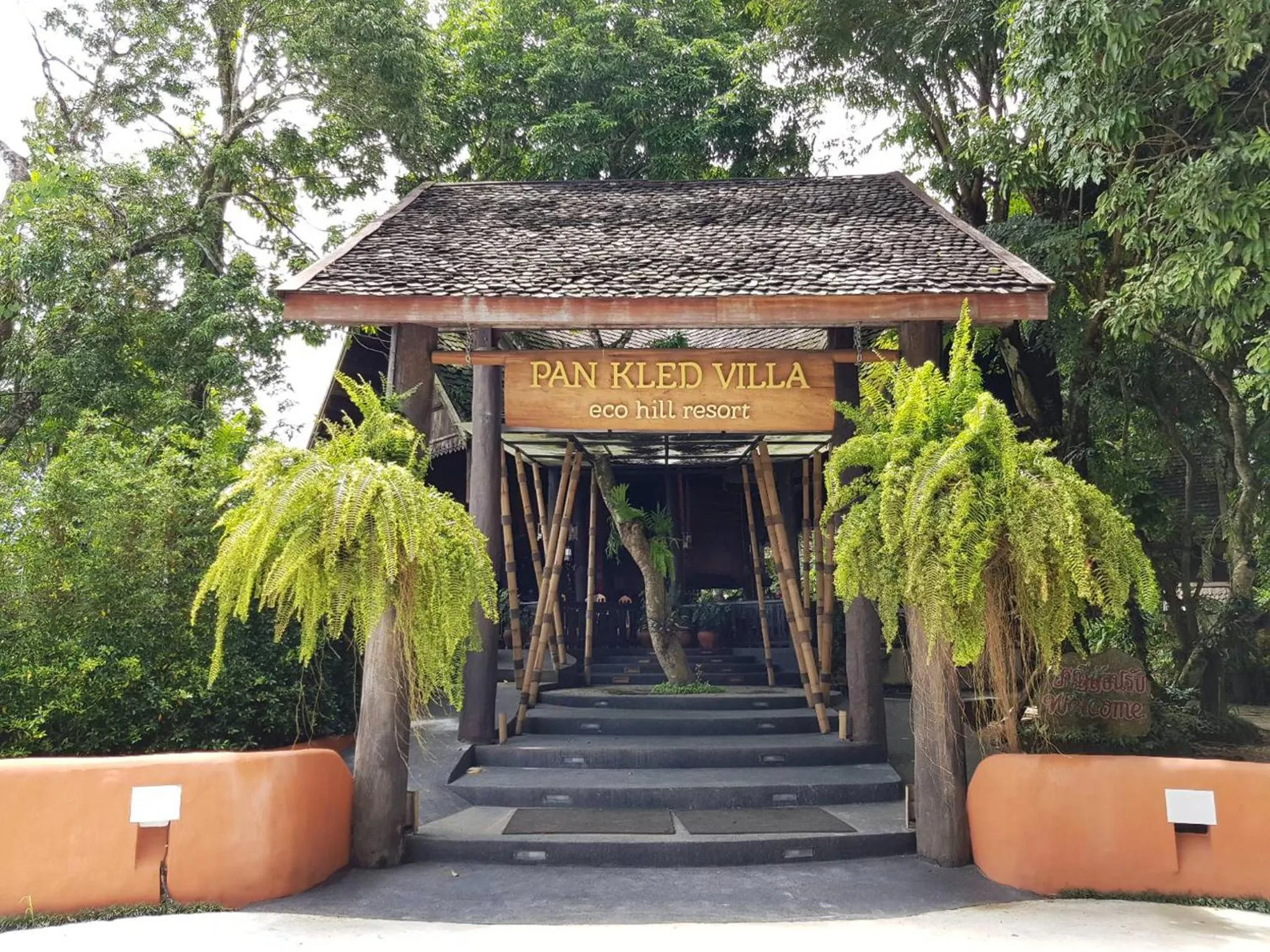 Facade/entrance in PAN KLED VILLA eco hill resort