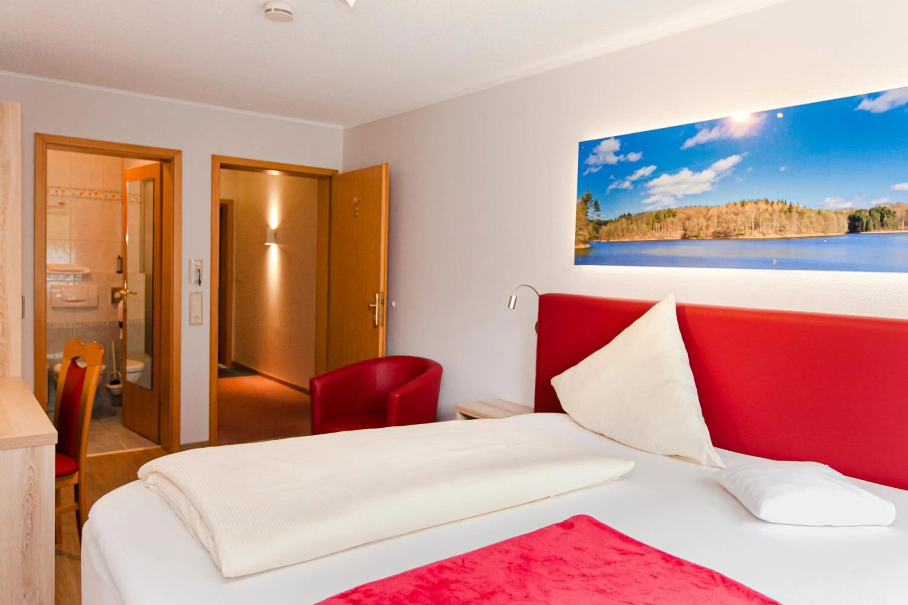 Photo of the whole room, Bed in Landgasthof Tönnes