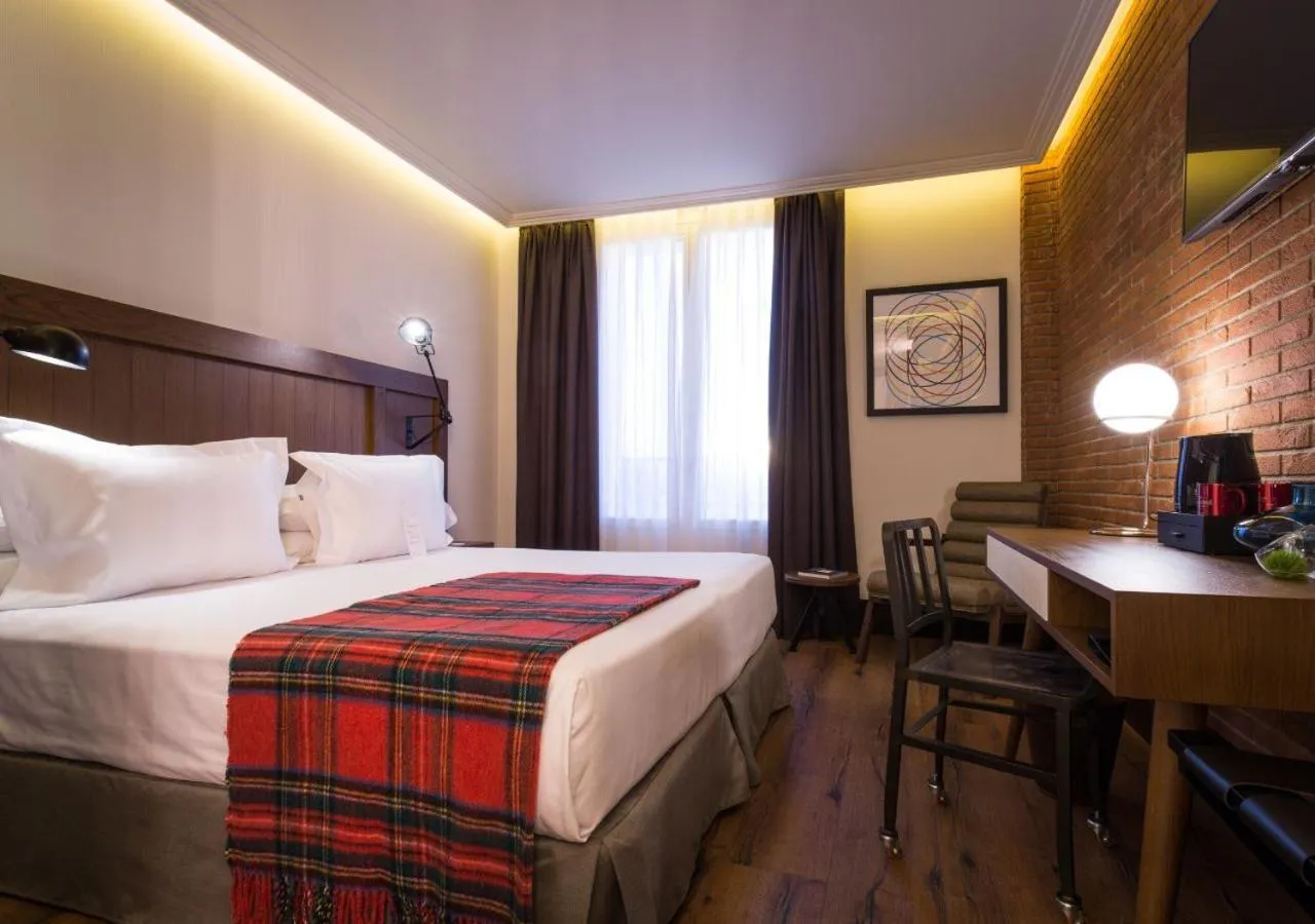Photo of the whole room, Bed in Only YOU Hotel Atocha