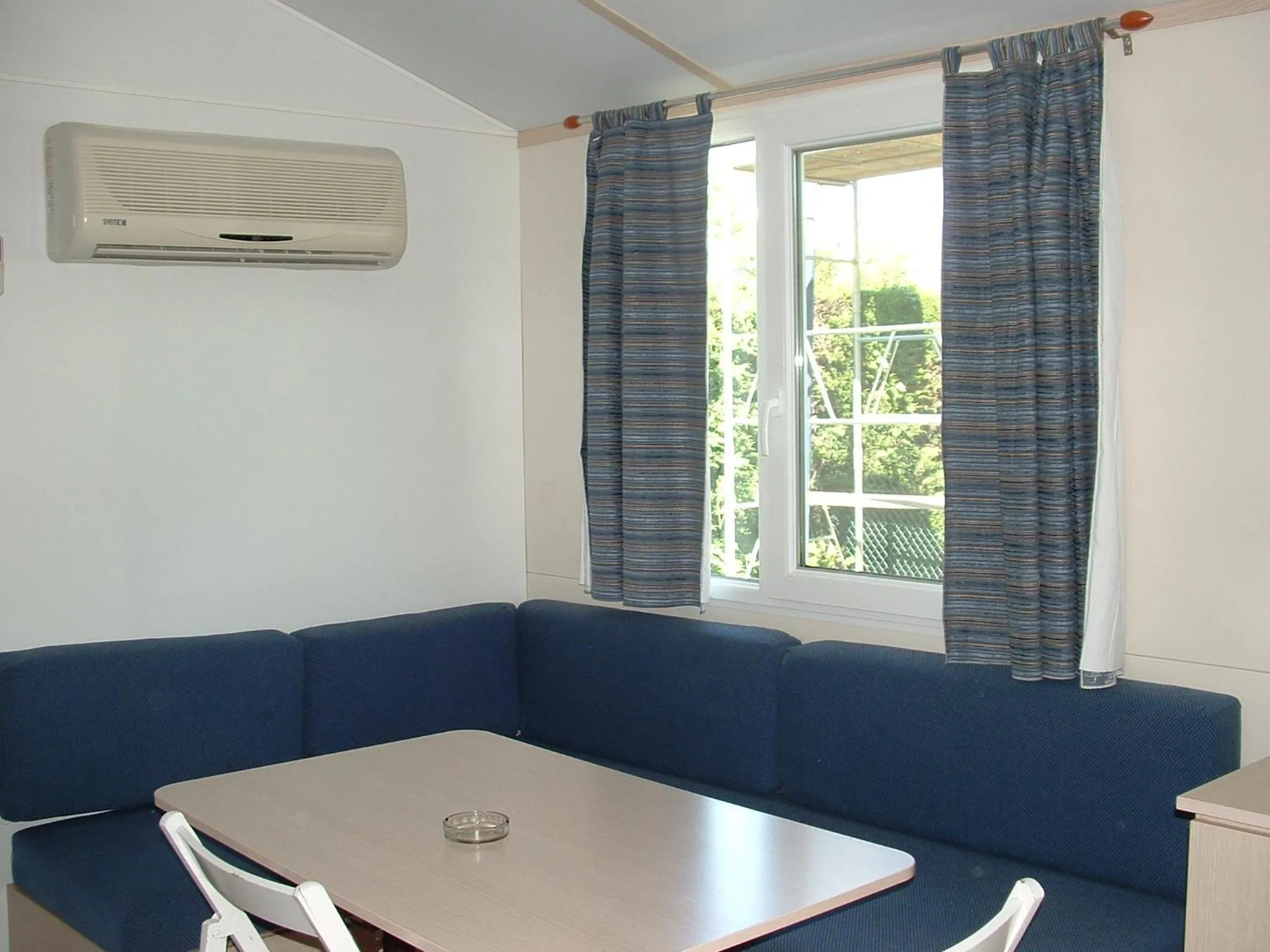 Dining area in Mobilhome Angel