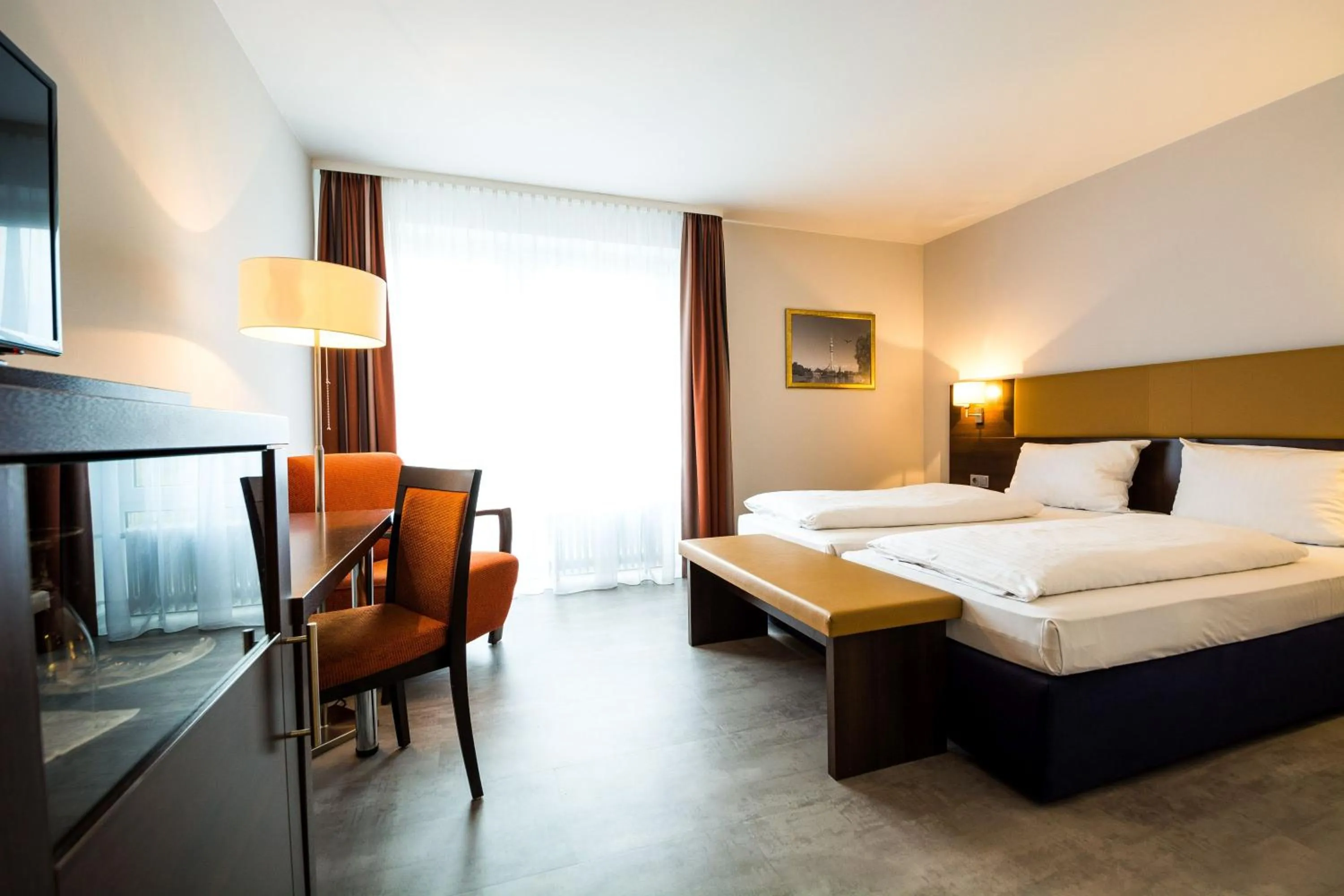 Photo of the whole room, Bed in domus Hotel