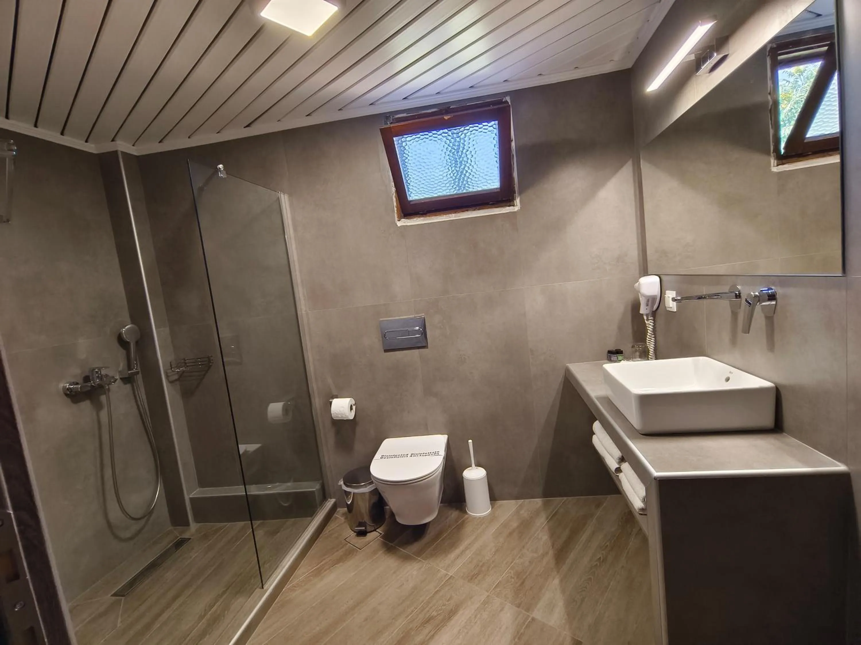 Bathroom in Rodopi Hotel