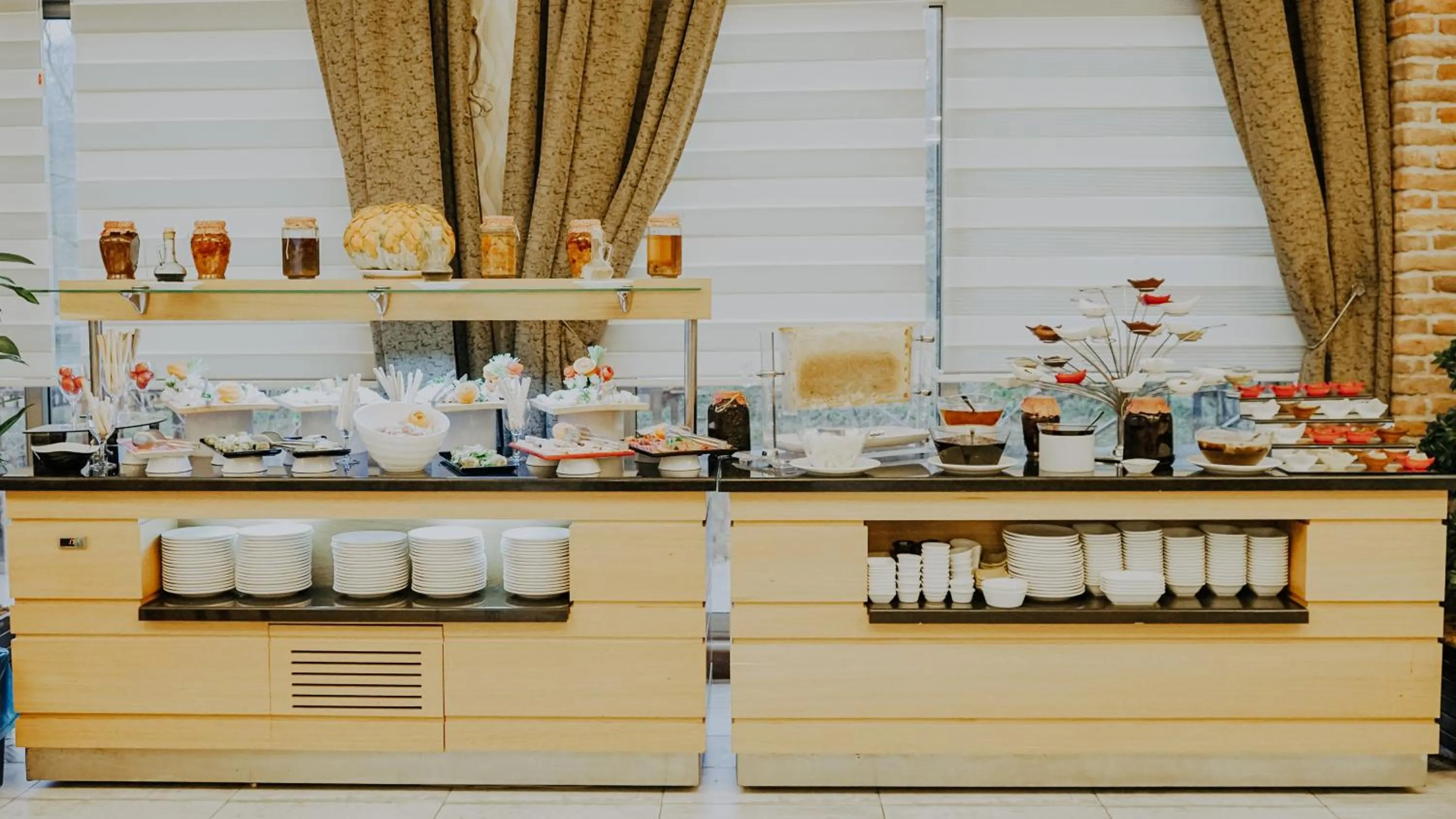 Buffet breakfast in Elgarden Hotel & Spa