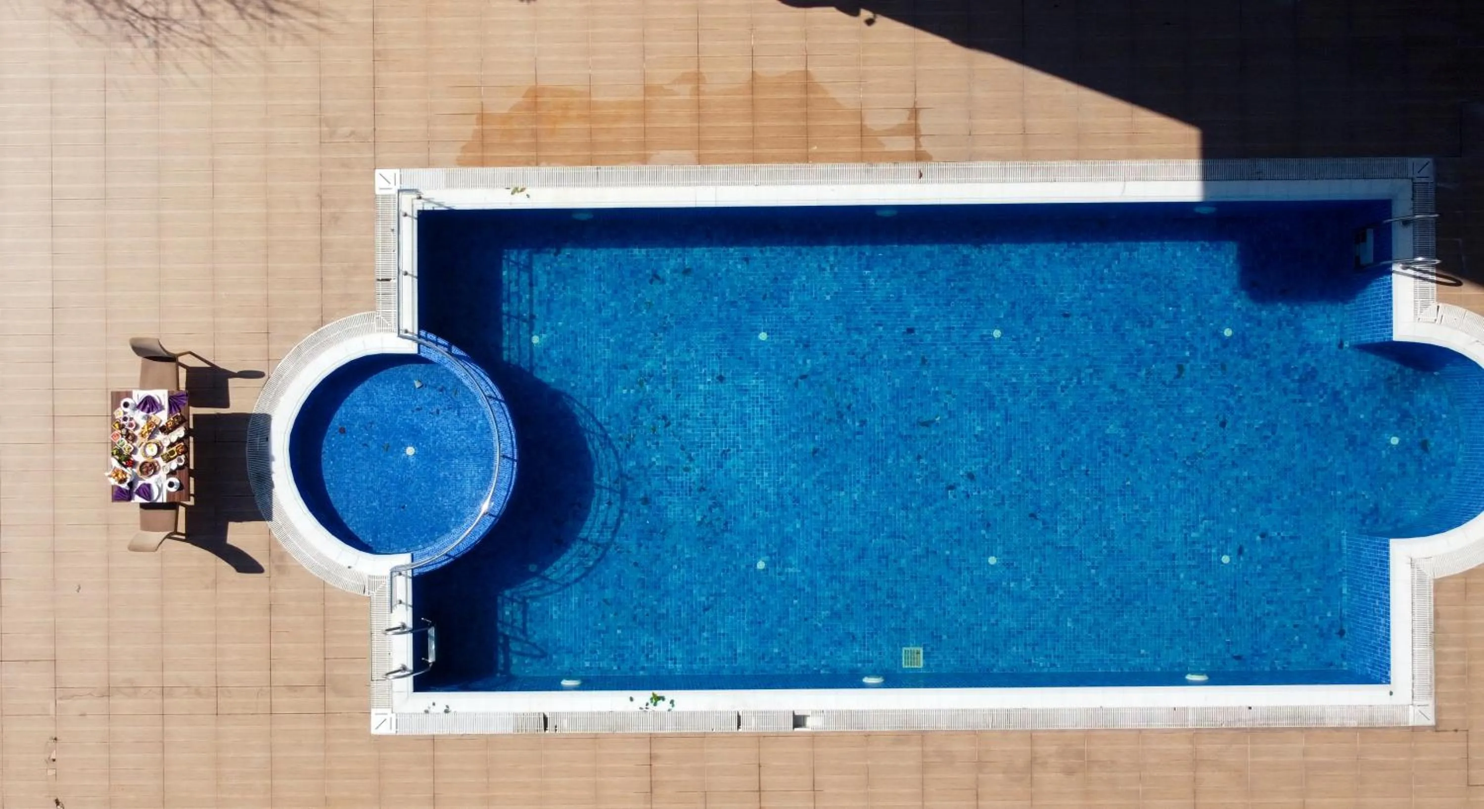 Swimming pool in Elgarden Hotel & Spa