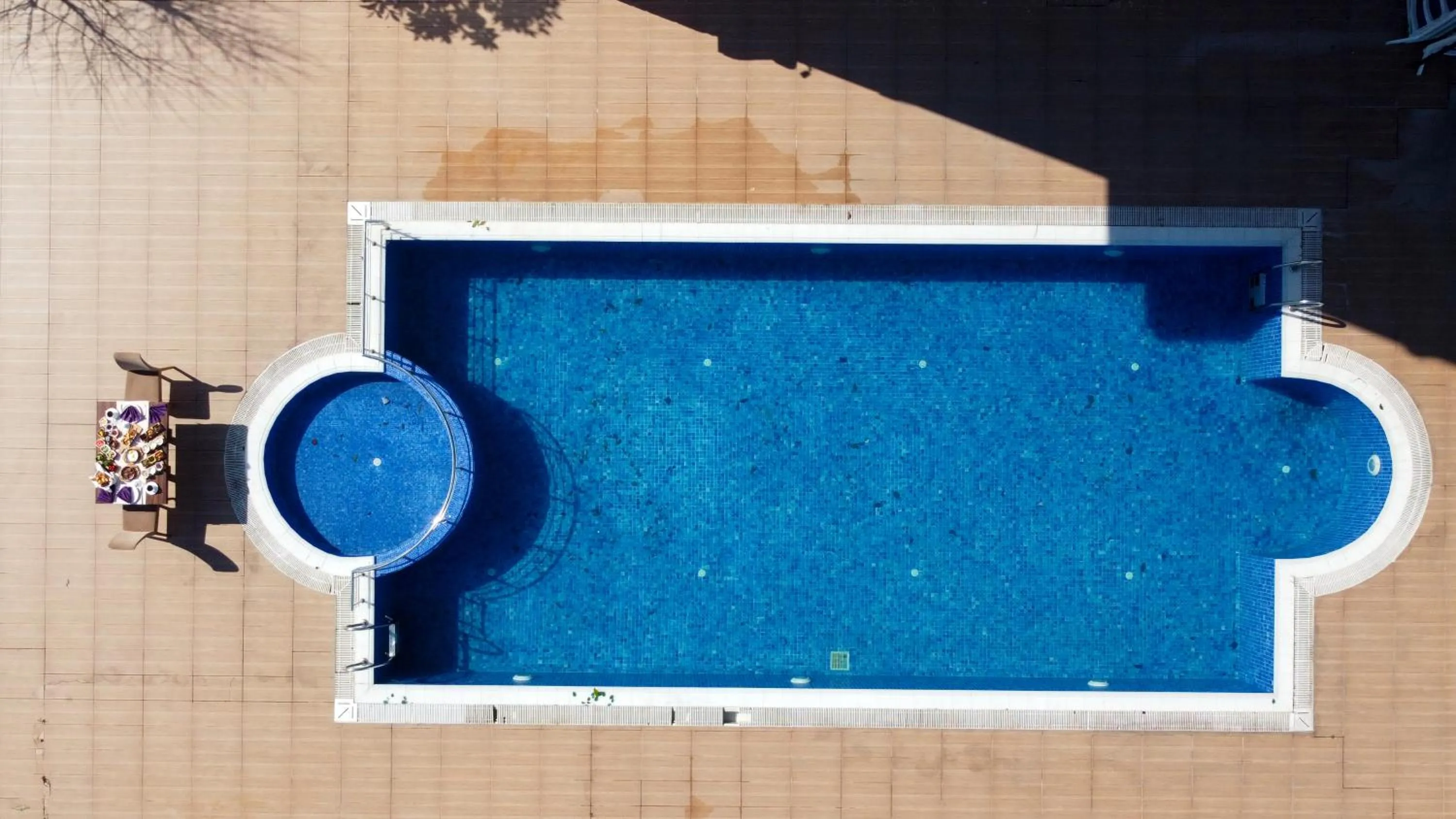 Swimming pool in Elgarden Hotel & Spa