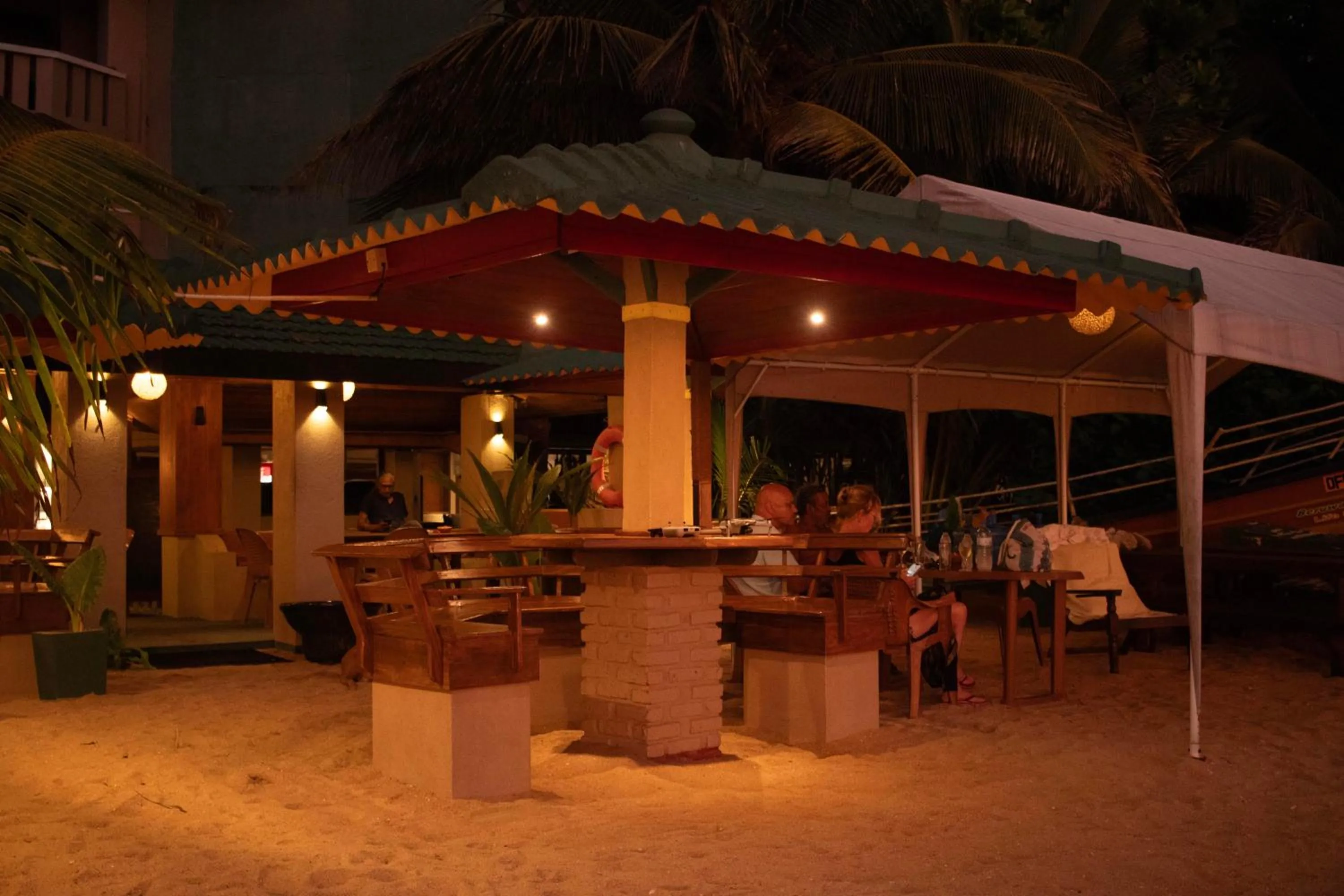 Property building in Hotel Coconut Bar Sea Lodge