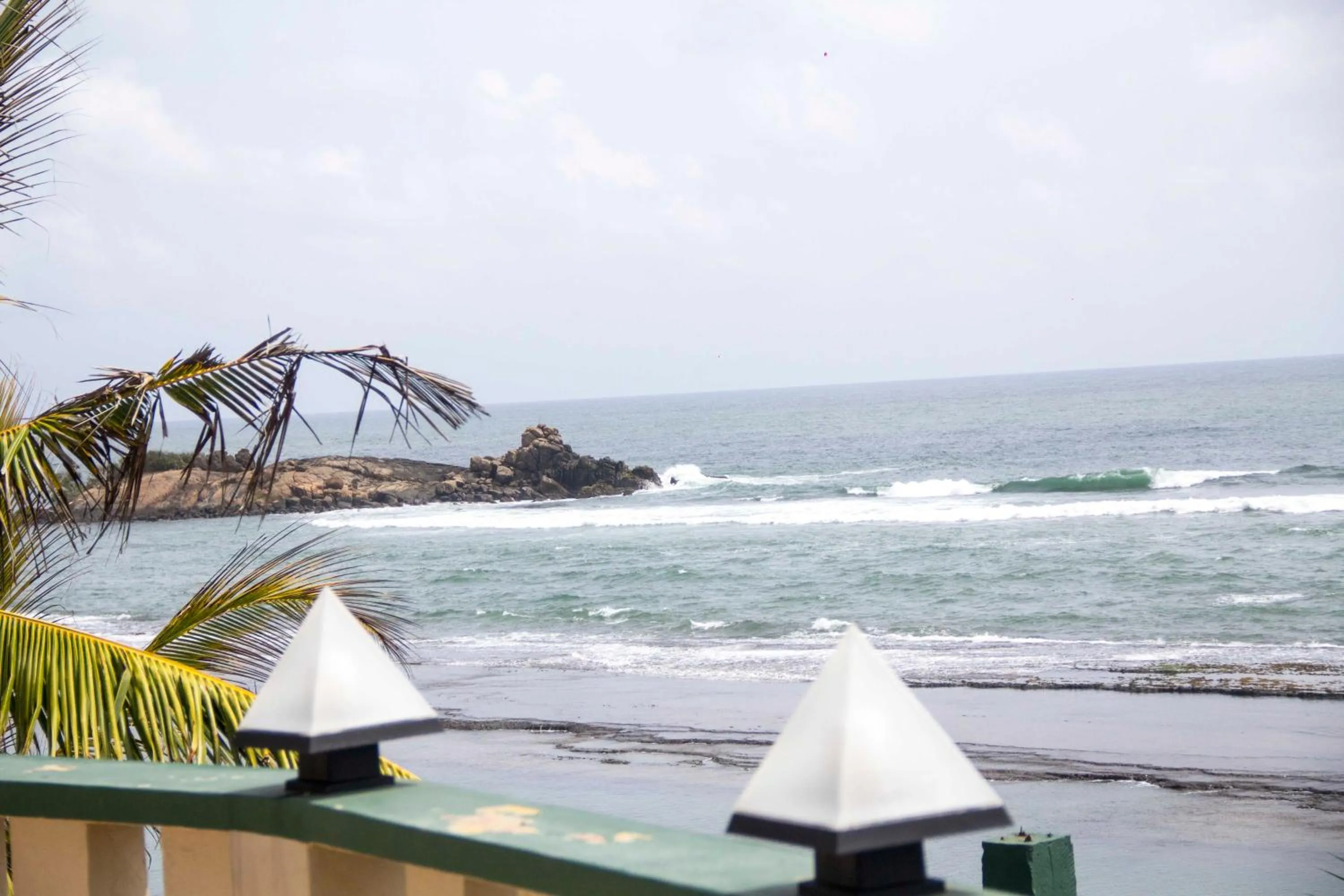 Beach in Hotel Coconut Bar Sea Lodge