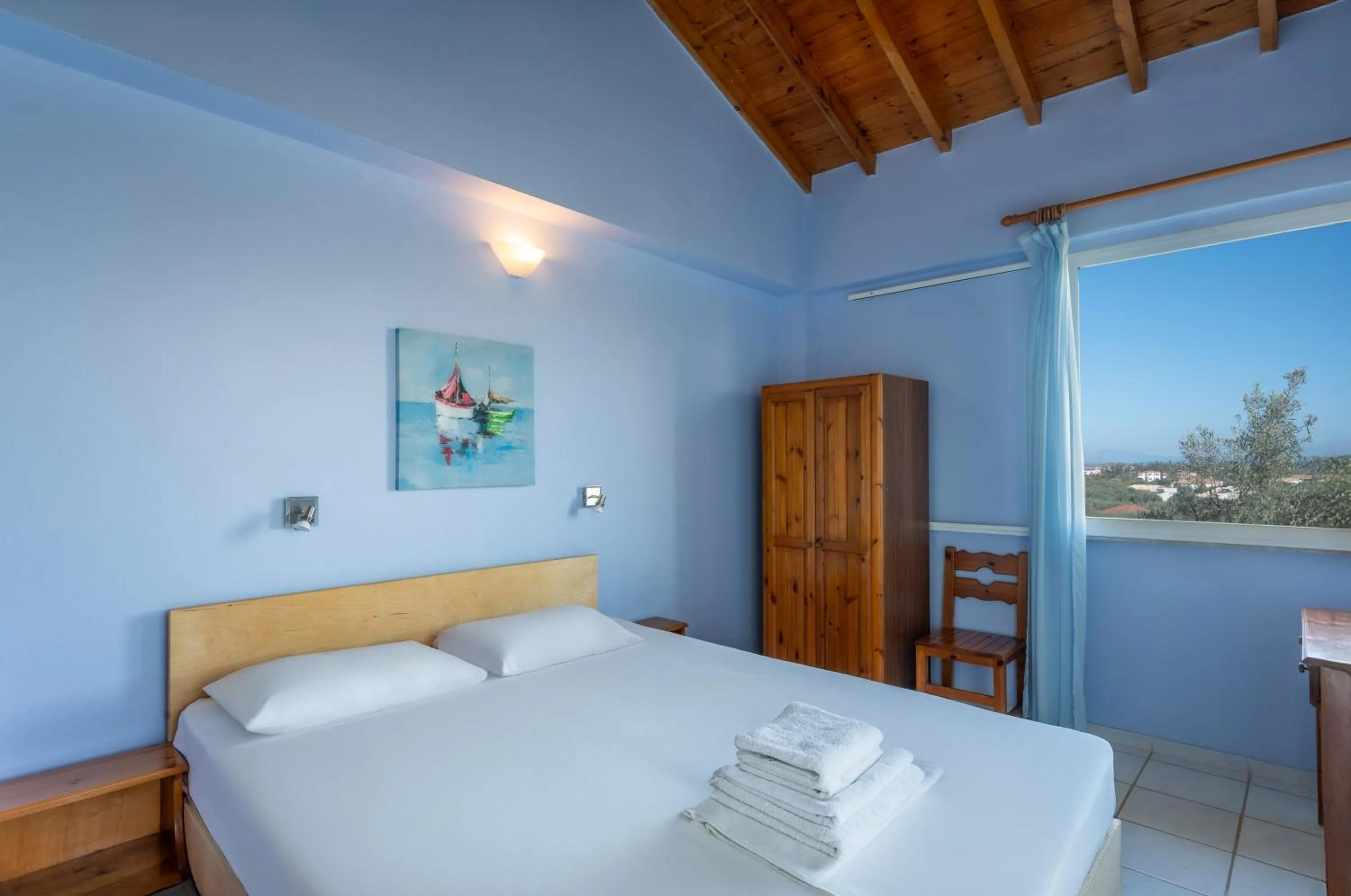 Bed in Summer House Louisa