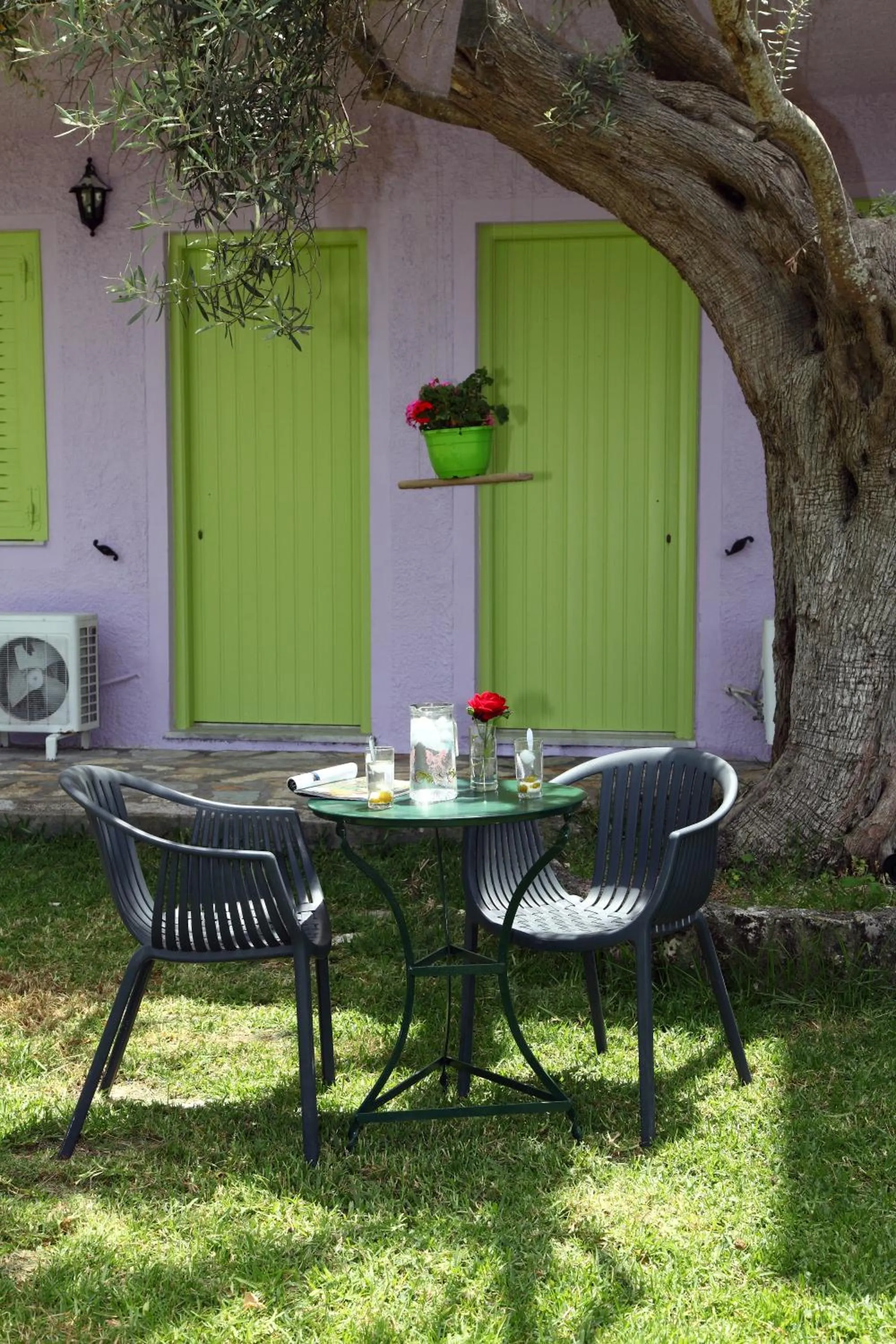 Garden in Summer House Louisa