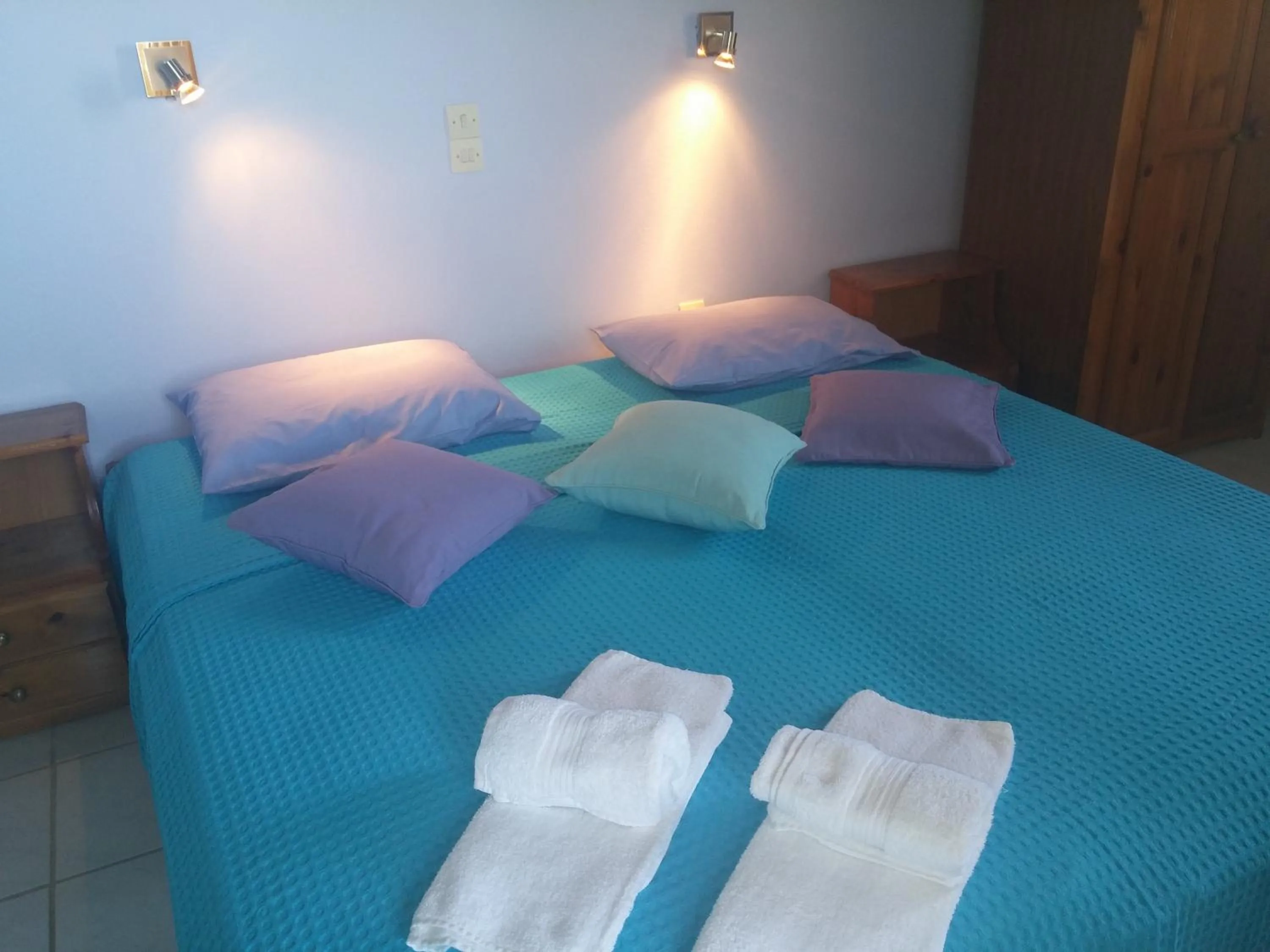 Bed in Summer House Louisa