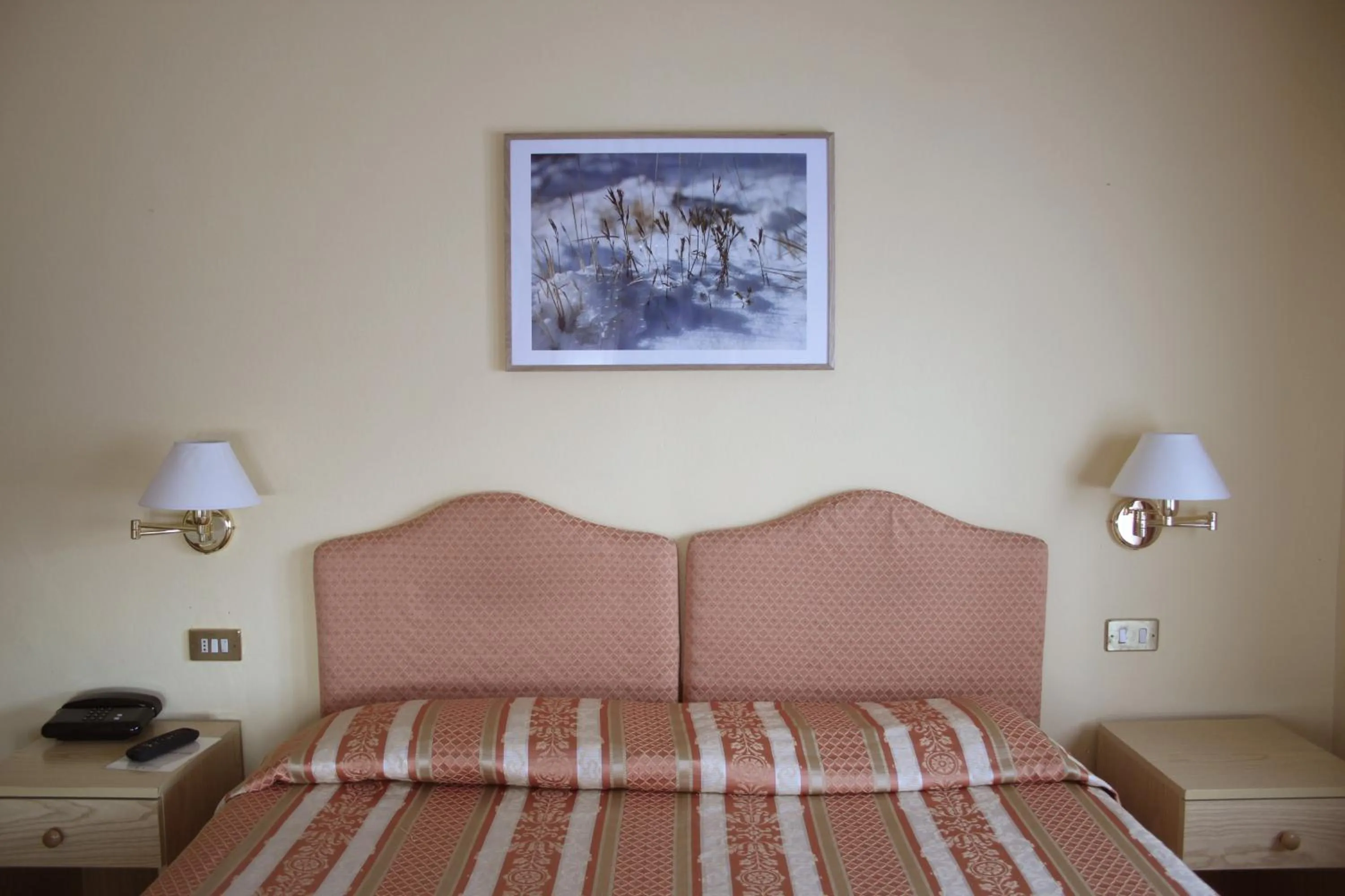 Bed in Hotel Tirolo