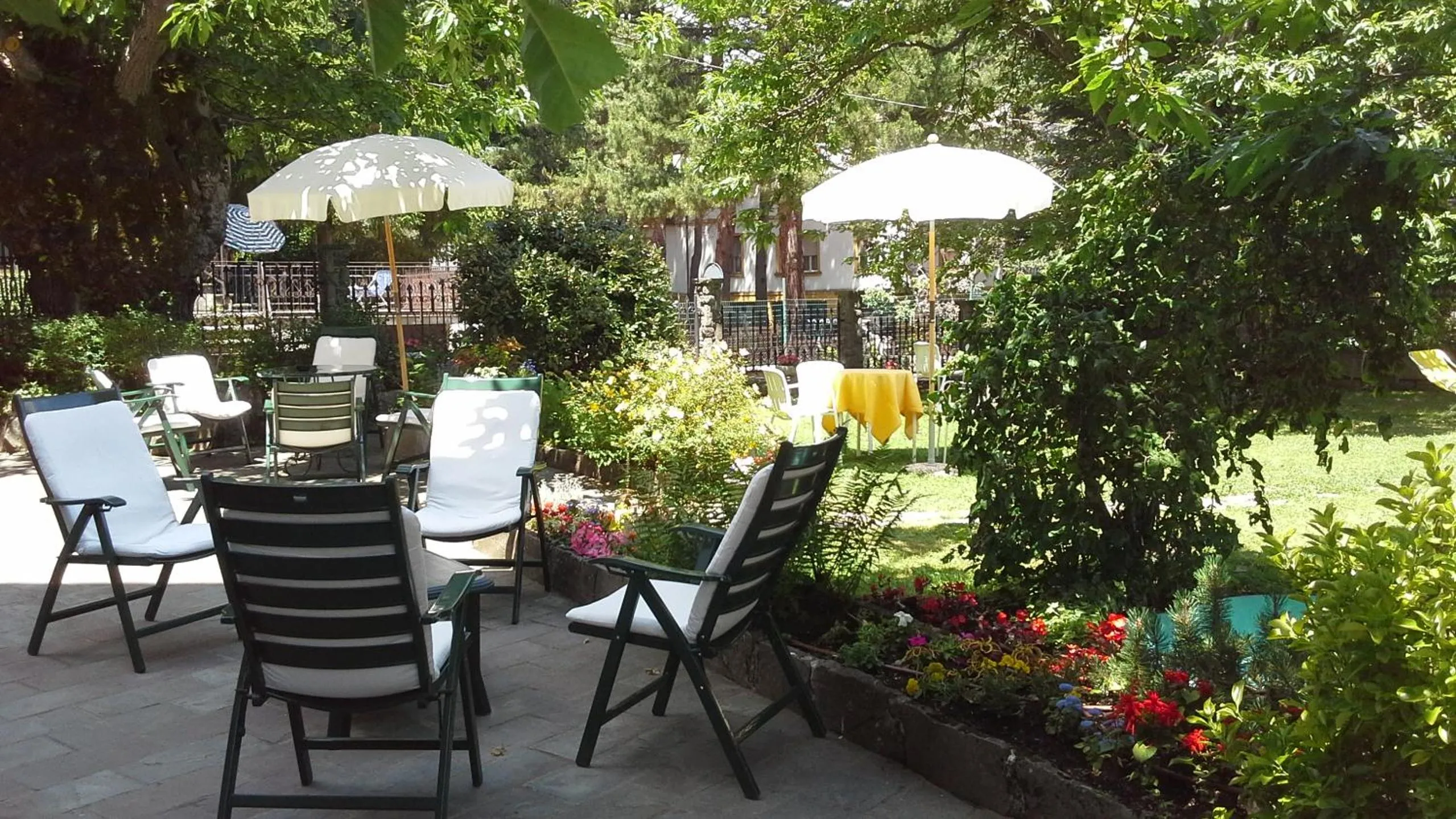 Patio in Hotel Tirolo