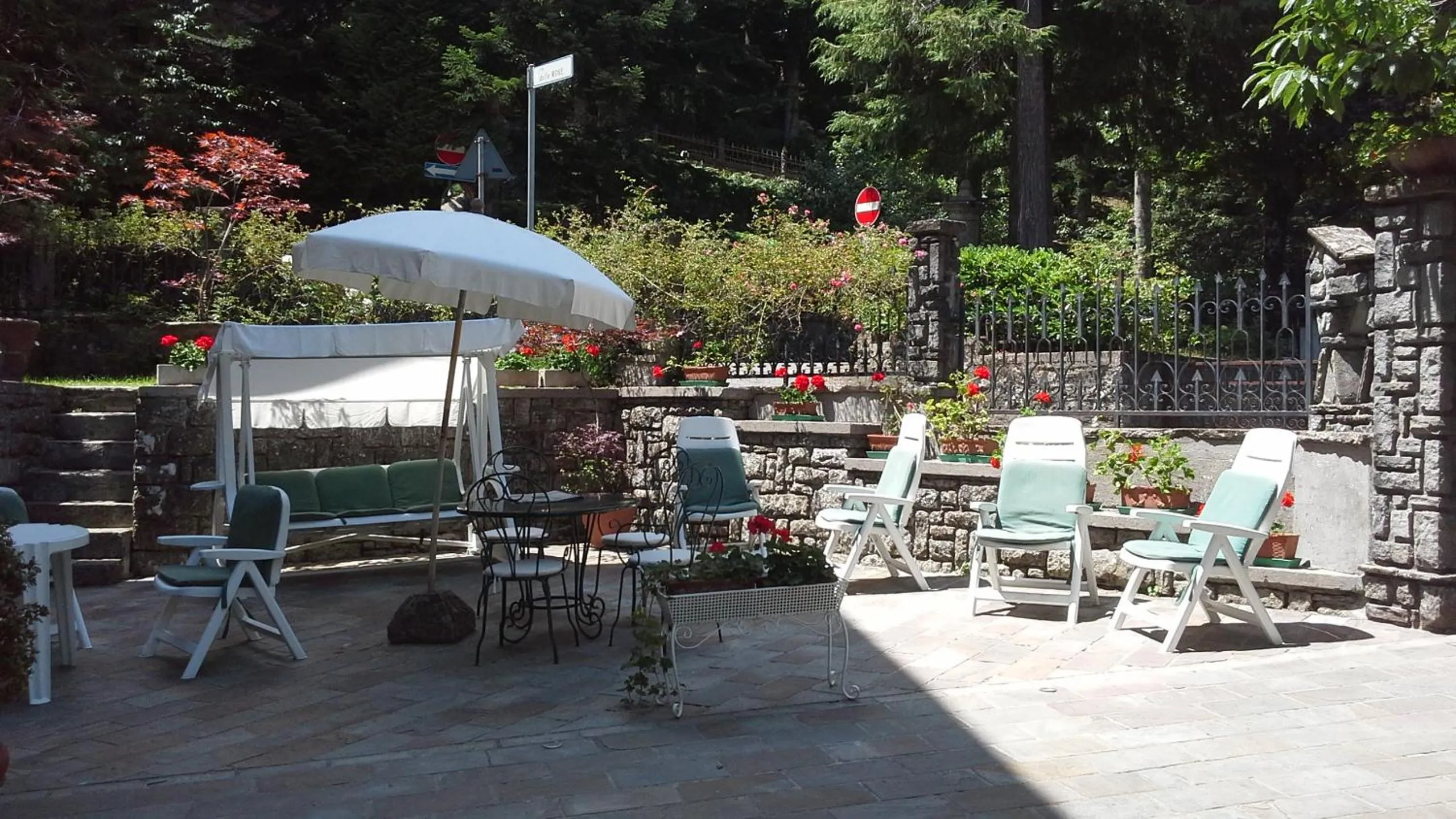 Patio in Hotel Tirolo