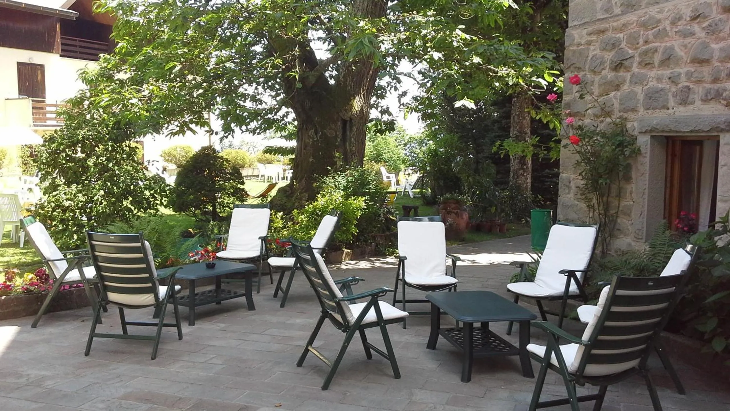 Garden in Hotel Tirolo