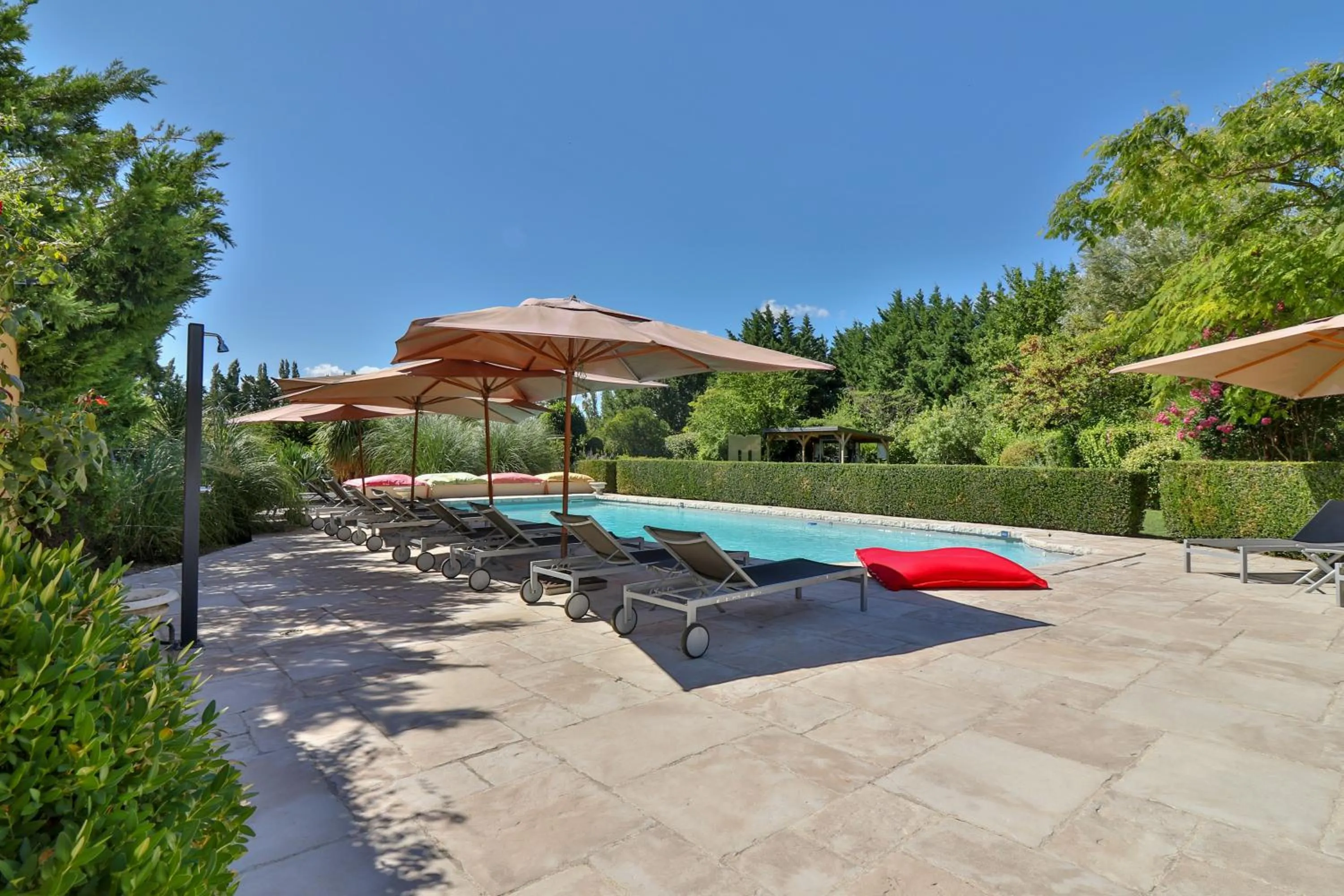 Swimming pool in Les Carmes and spa