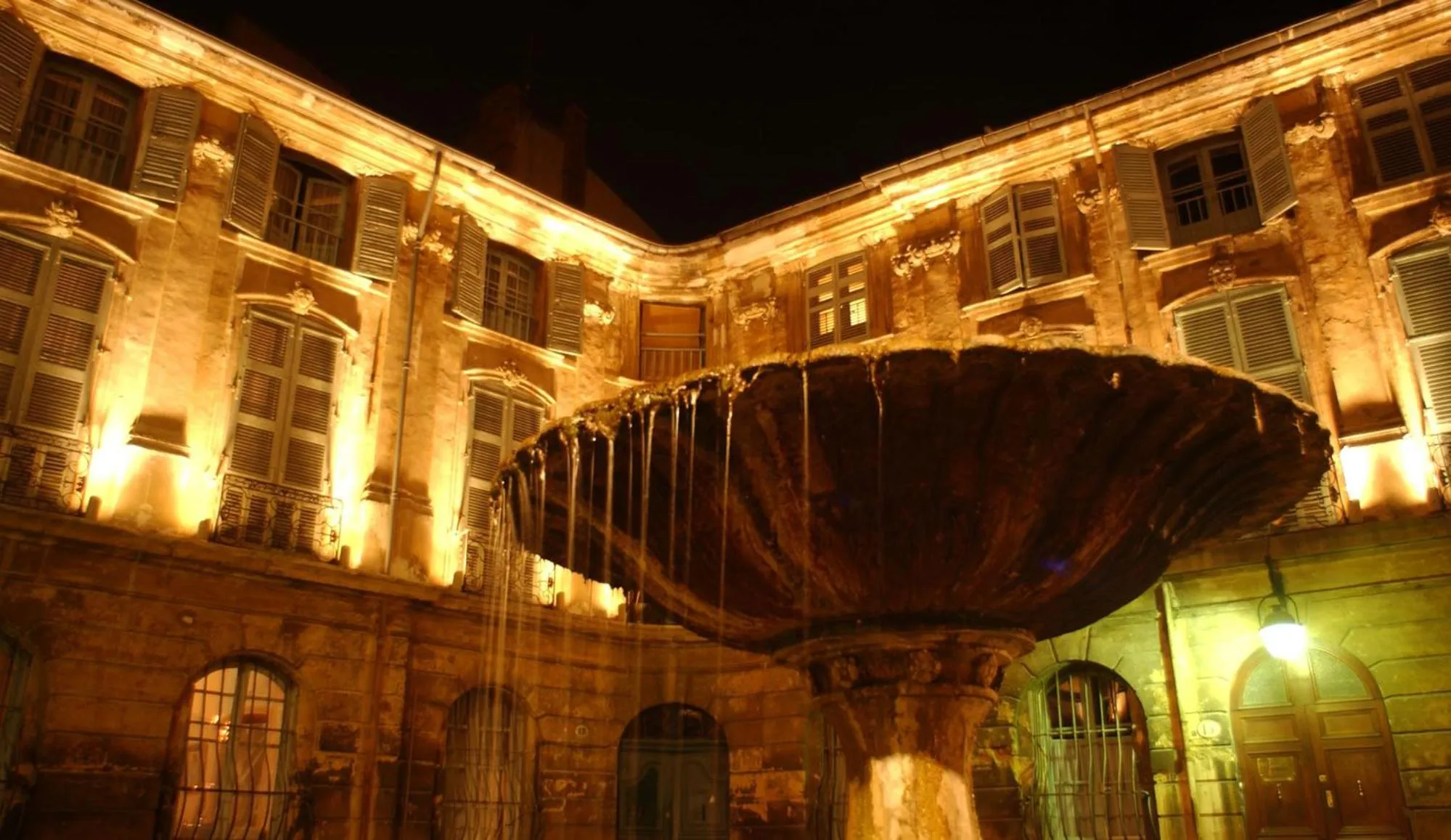 Nearby landmark in Les Carmes and spa