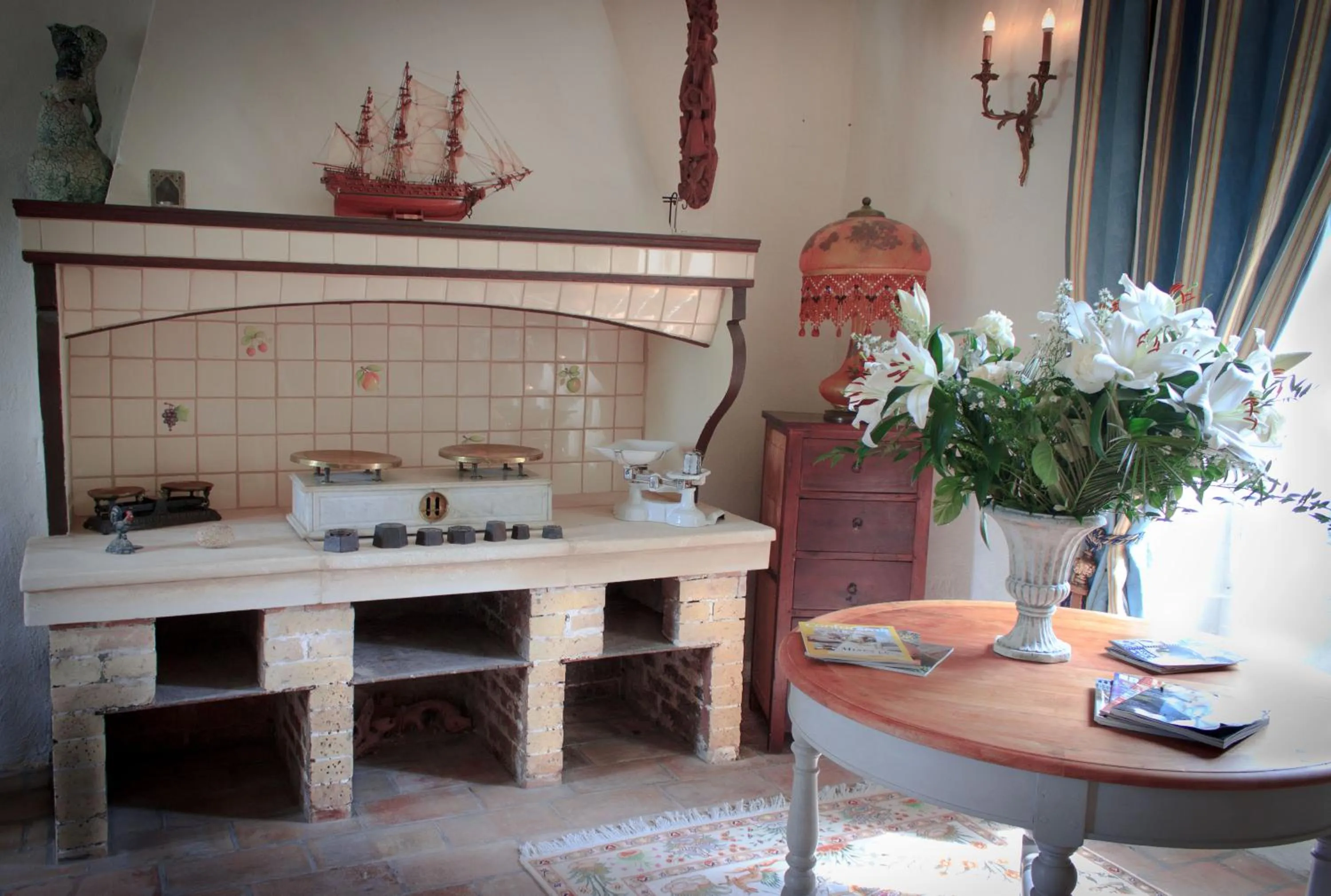 Lobby or reception in Les Carmes and spa