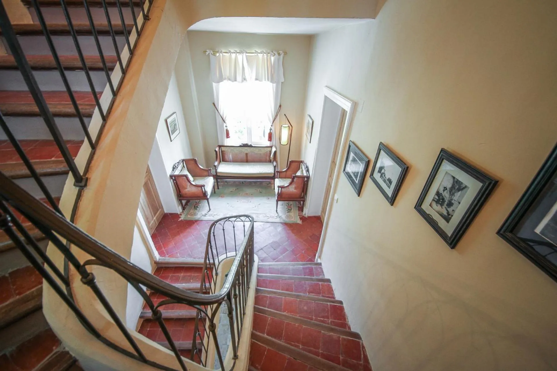 Area and facilities in Les Carmes and spa