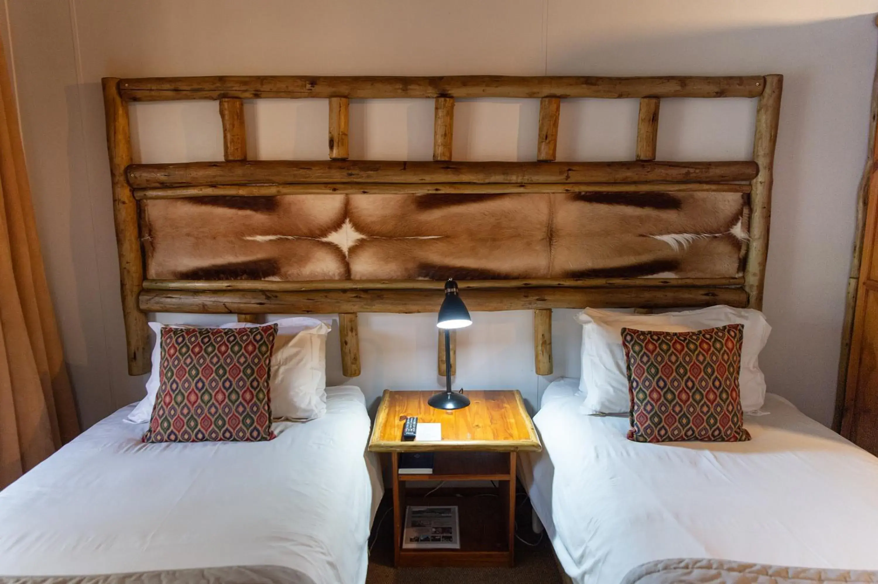 Standard Twin Room in Riverside Lodge & Conference Center Standard Twin Room in Riverside Lodge & Conference Center