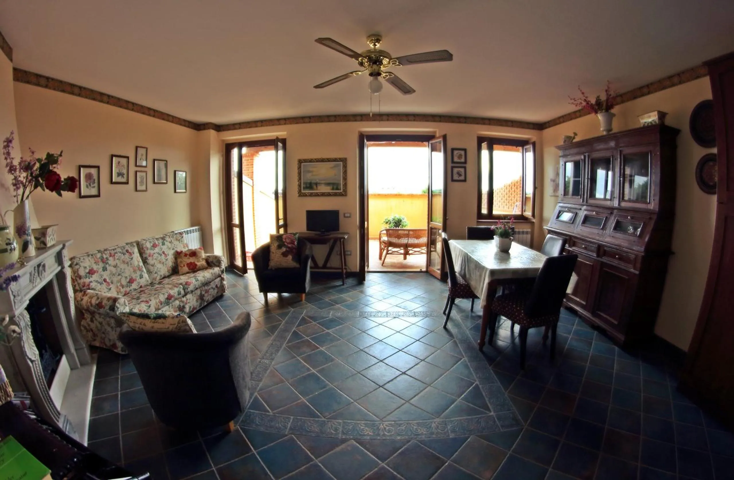 Photo of the whole room in Appartamento Vacanze Magnolia e Glicine