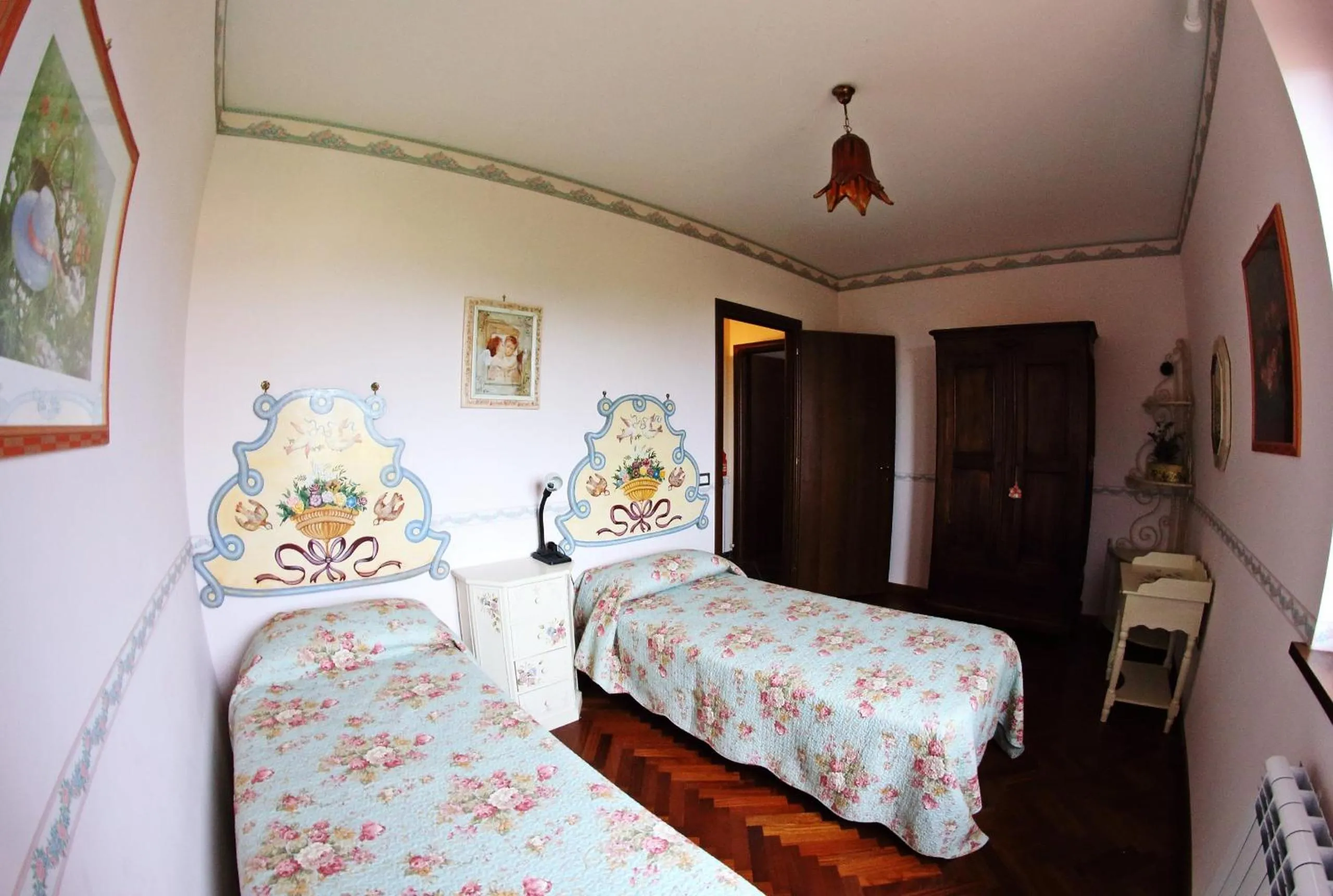Photo of the whole room, Bed in Appartamento Vacanze Magnolia e Glicine