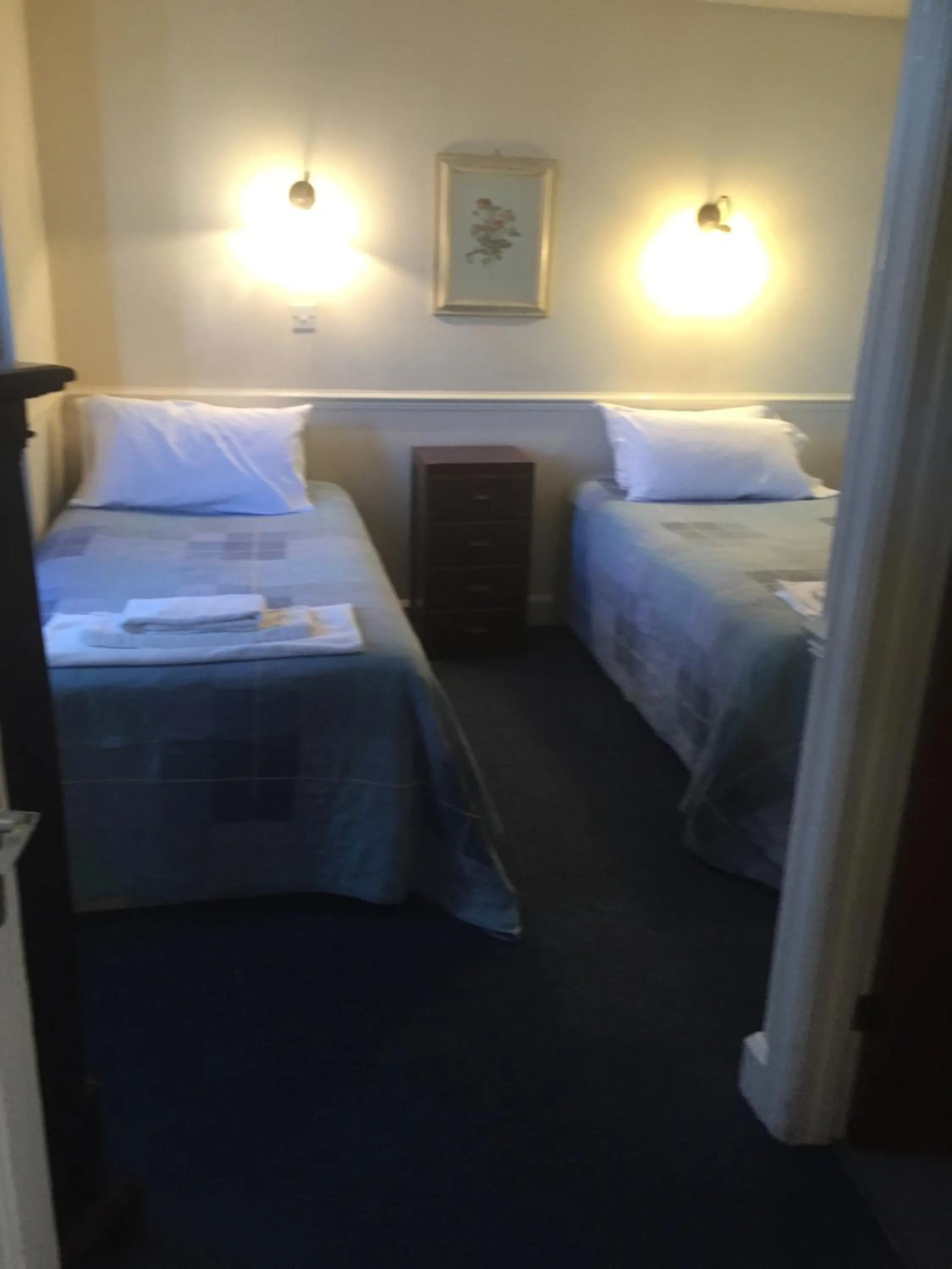Bed in Colnbrook Lodge Guest House