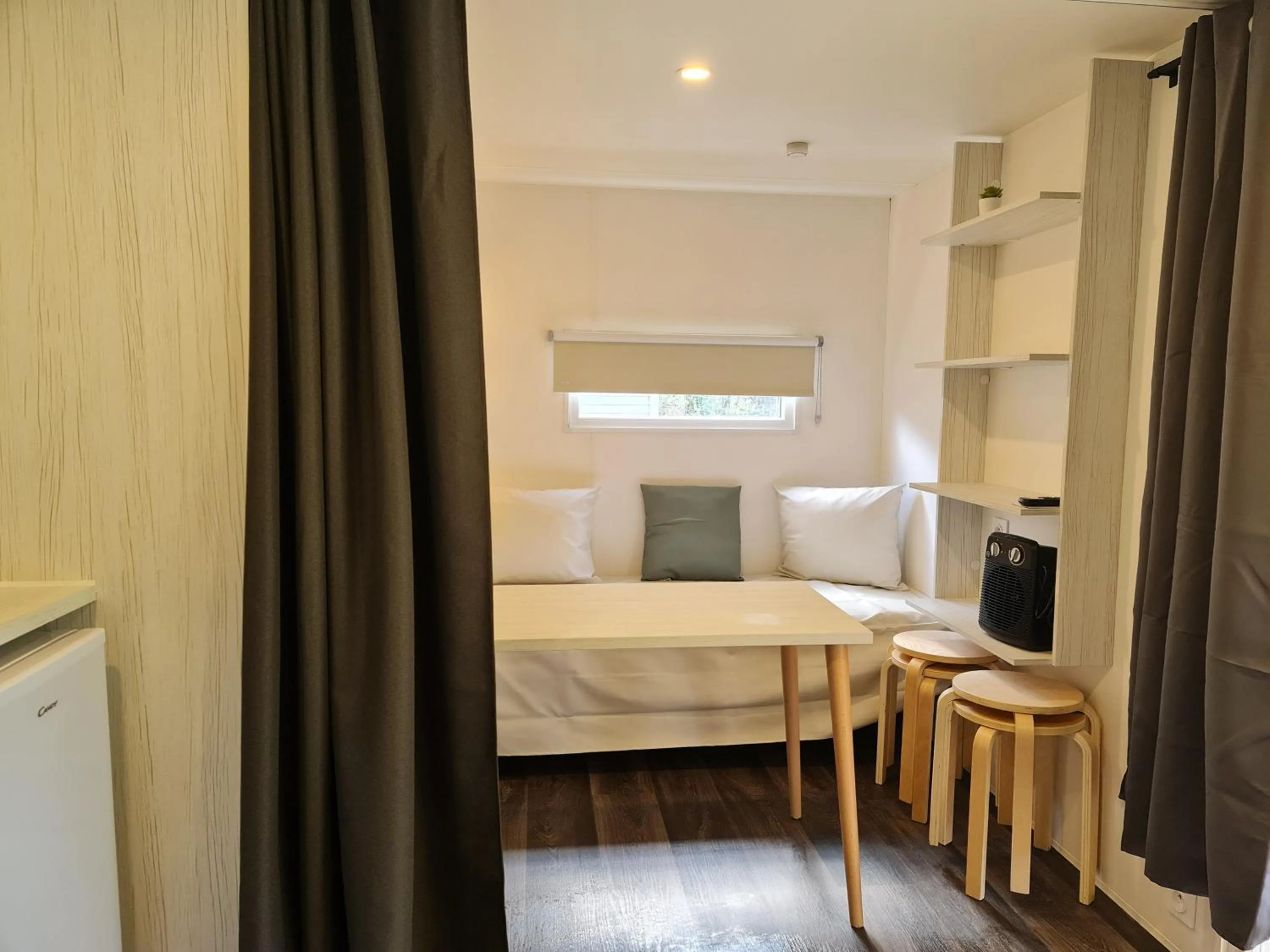 Bedroom, Bed in Le Moulin D'onclaire Camping et chambres d'hôtes