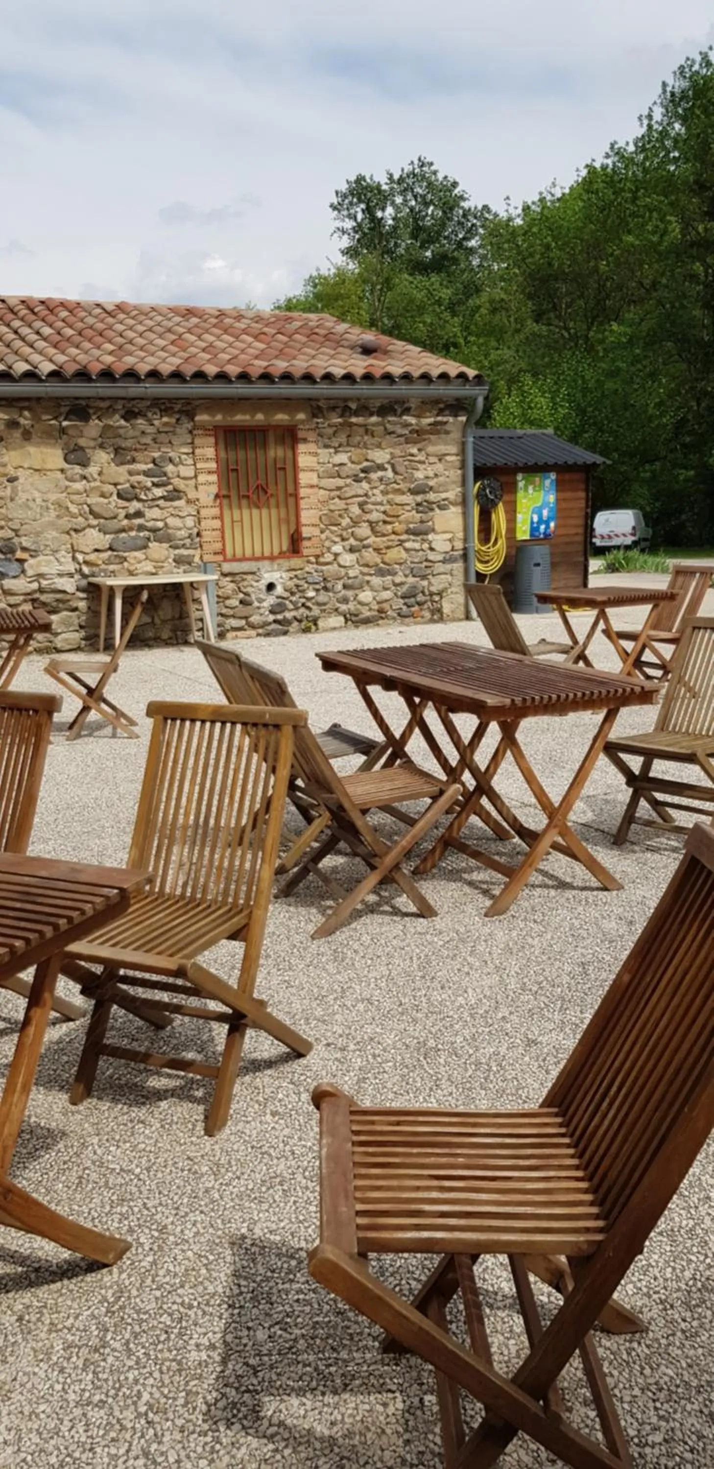 Patio in Le Moulin D'onclaire Camping et chambres d'hôtes