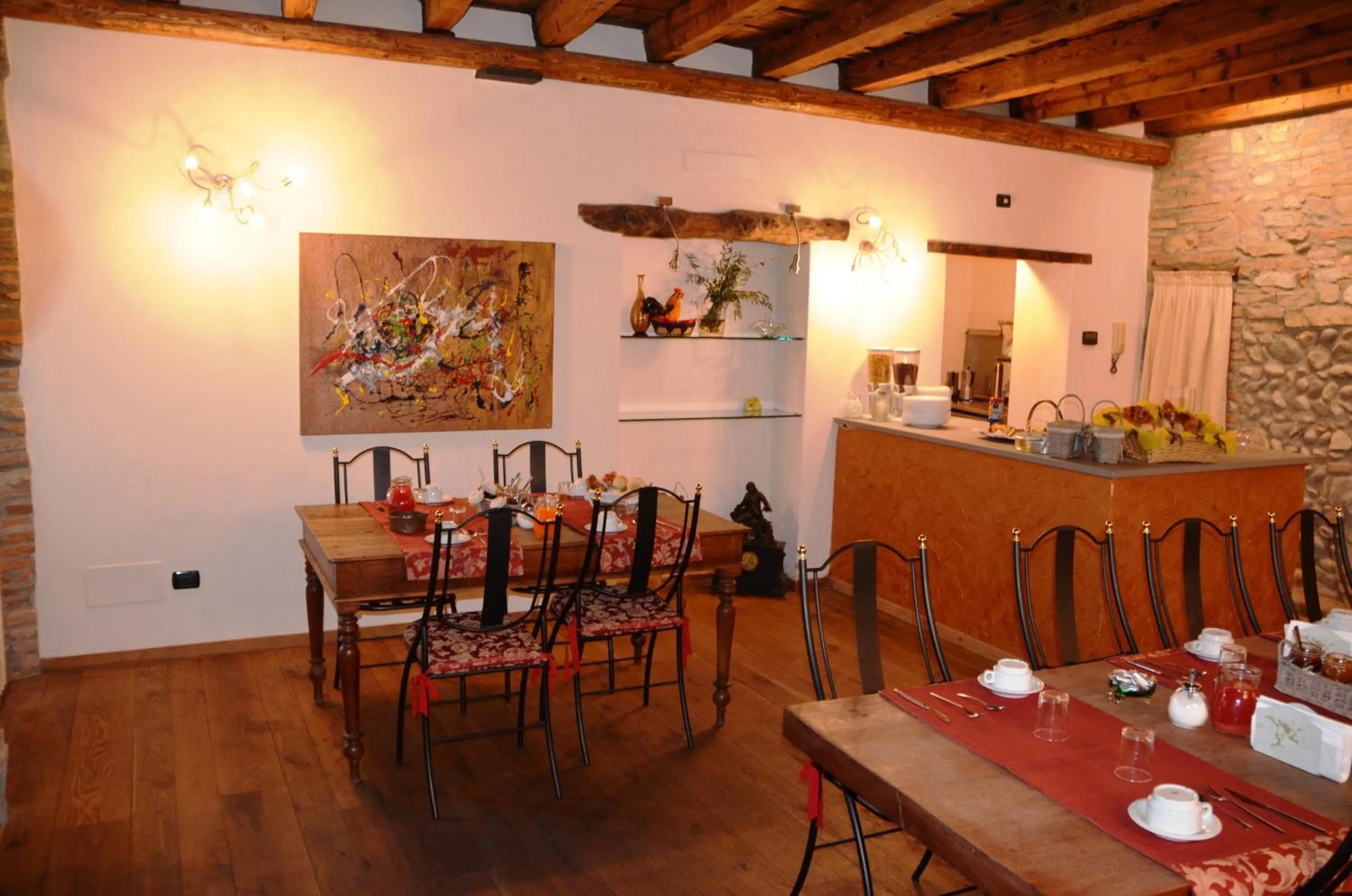 Restaurant/places to eat in Angolo Del Poeta