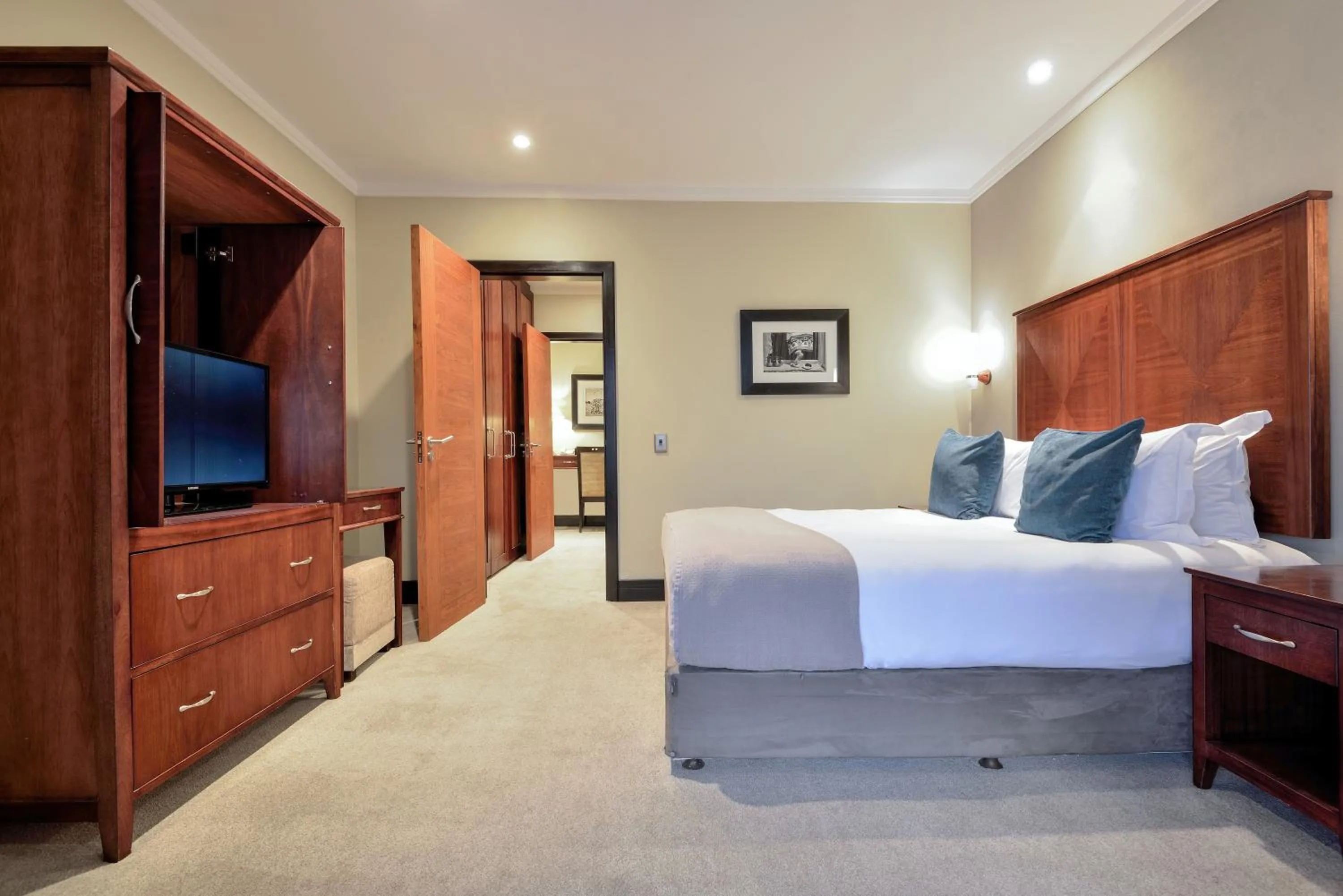 Bedroom, Bed in Raphael Suites