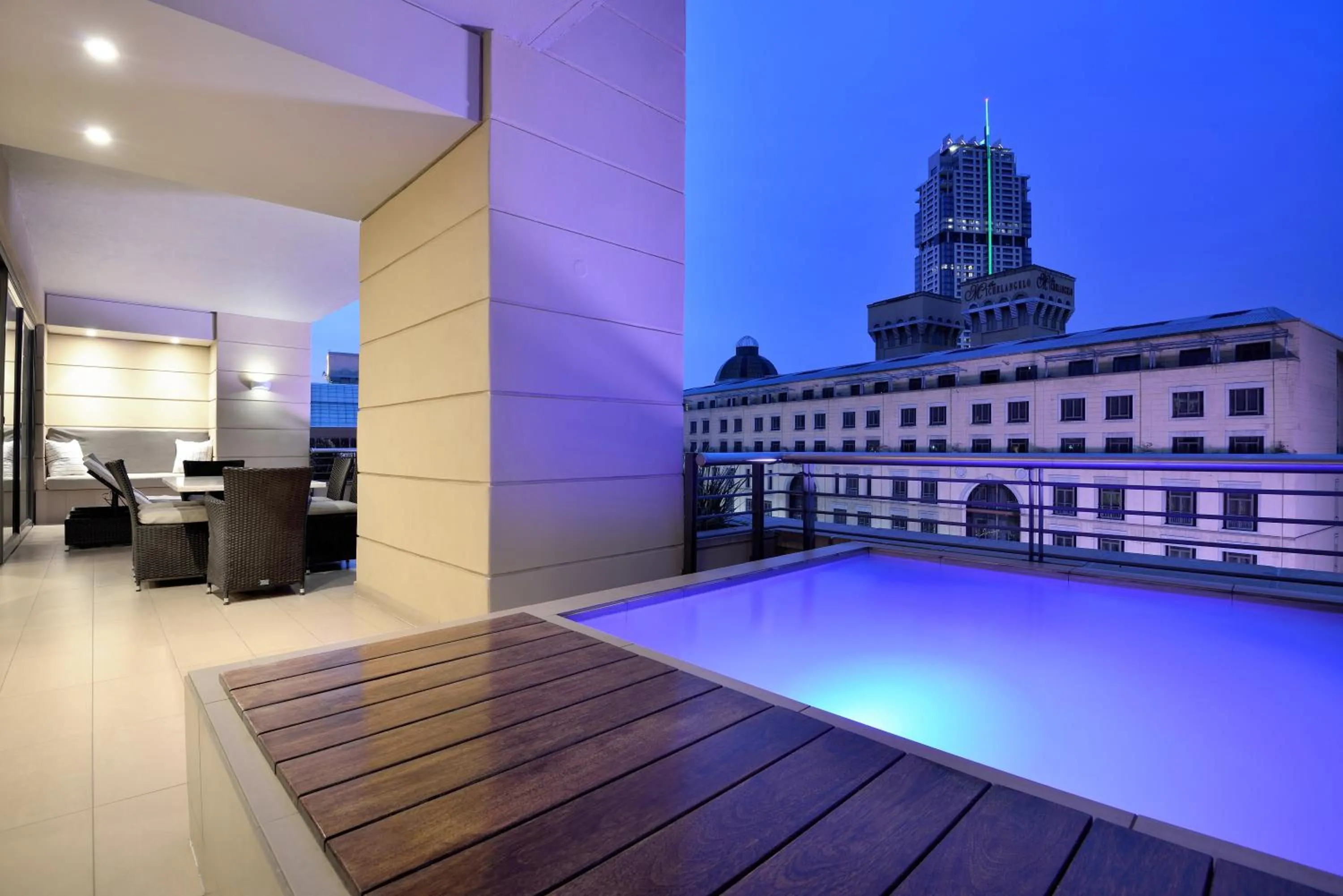 Swimming pool in Raphael Suites