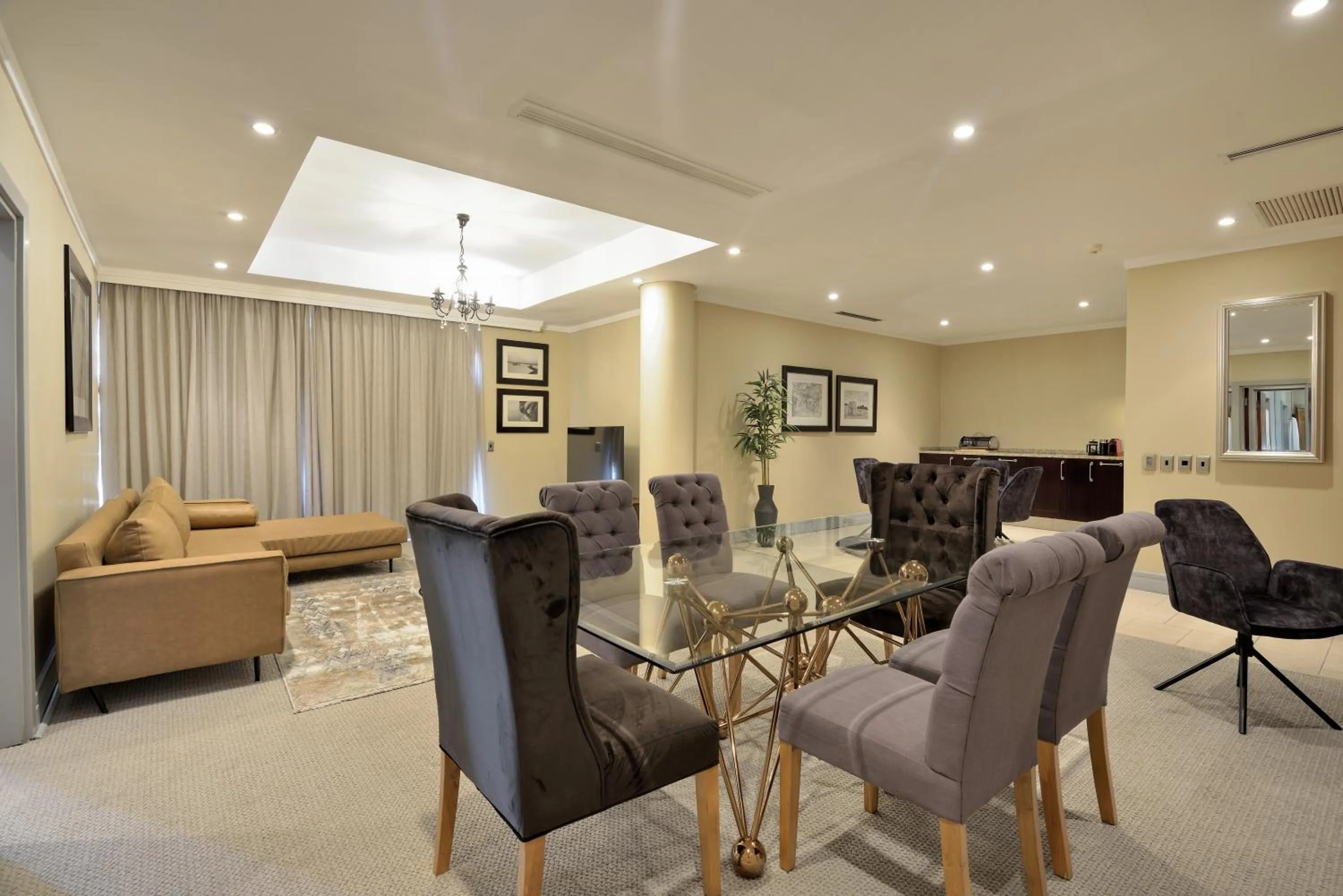 Dining area in Raphael Suites