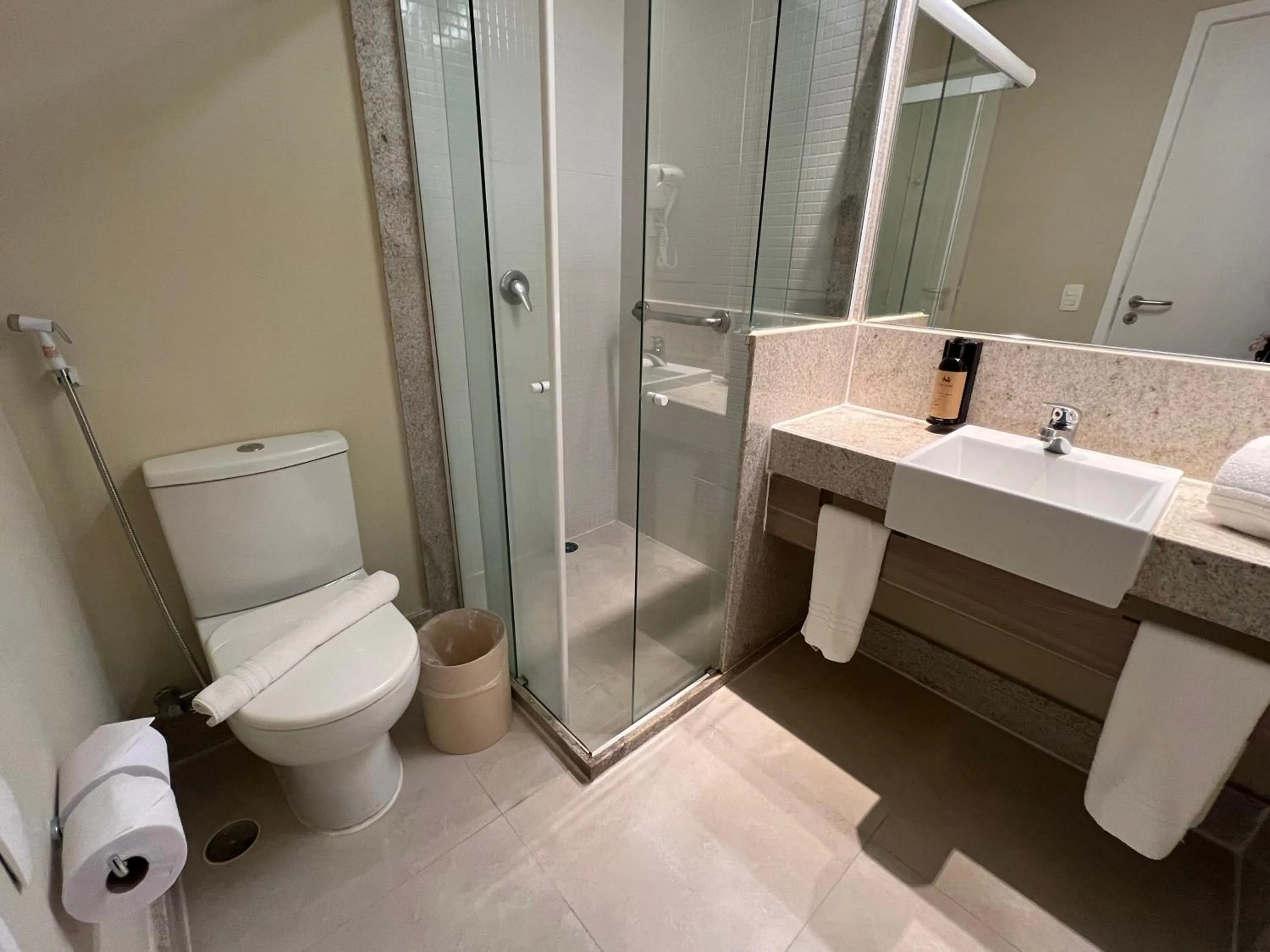 Bathroom in Mar Hotel Conventions