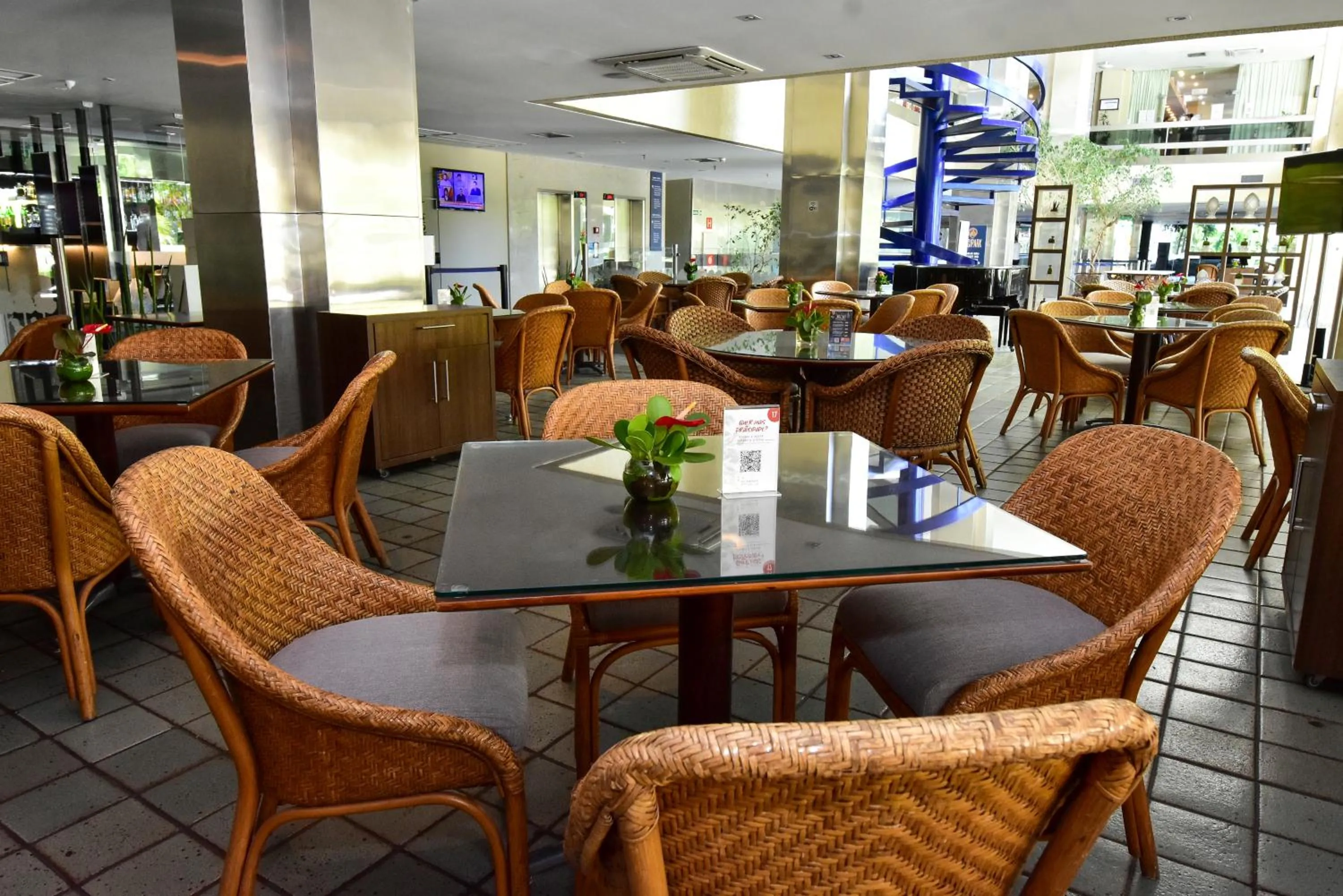 Restaurant/places to eat in Mar Hotel Conventions