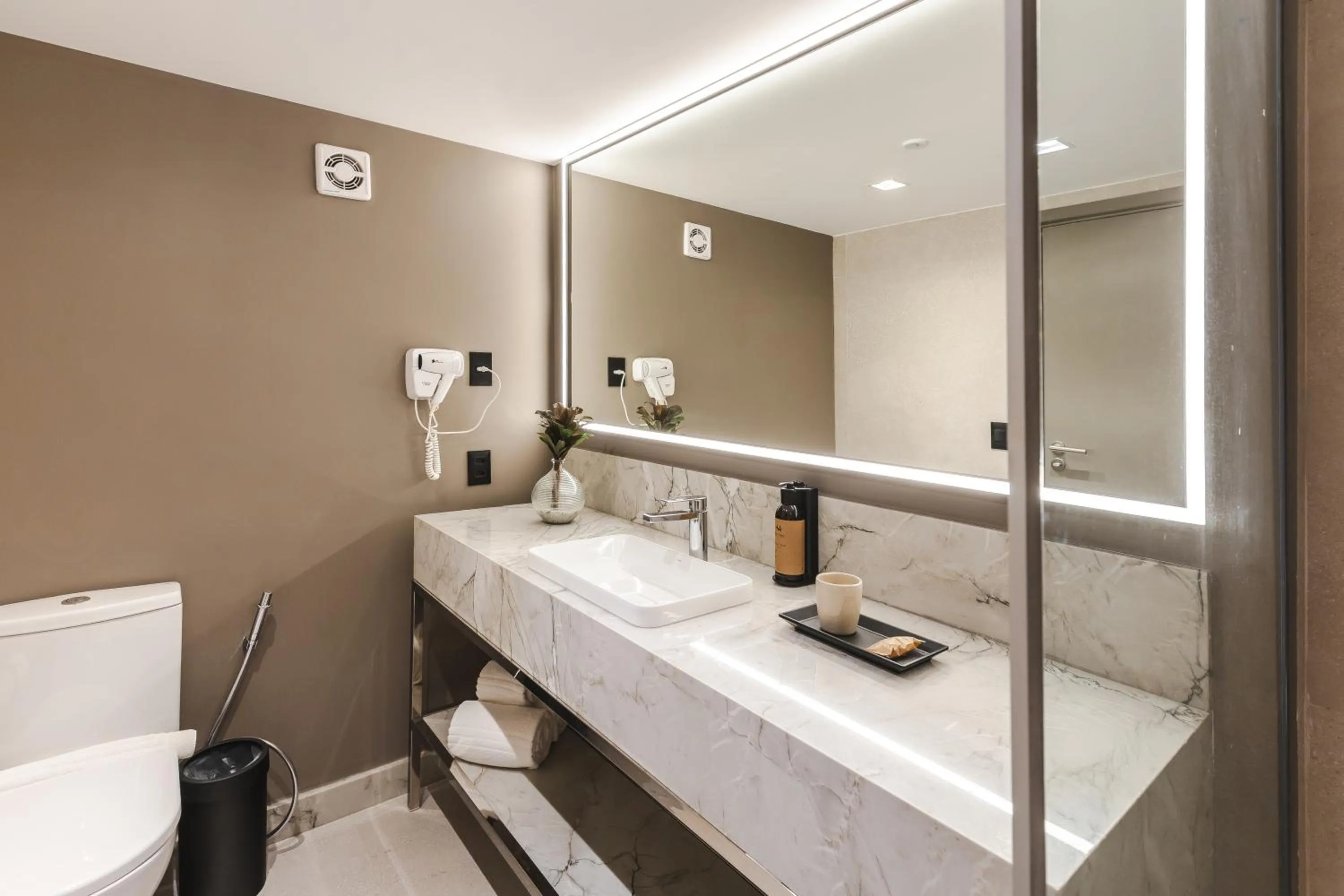 Bathroom in Mar Hotel Conventions