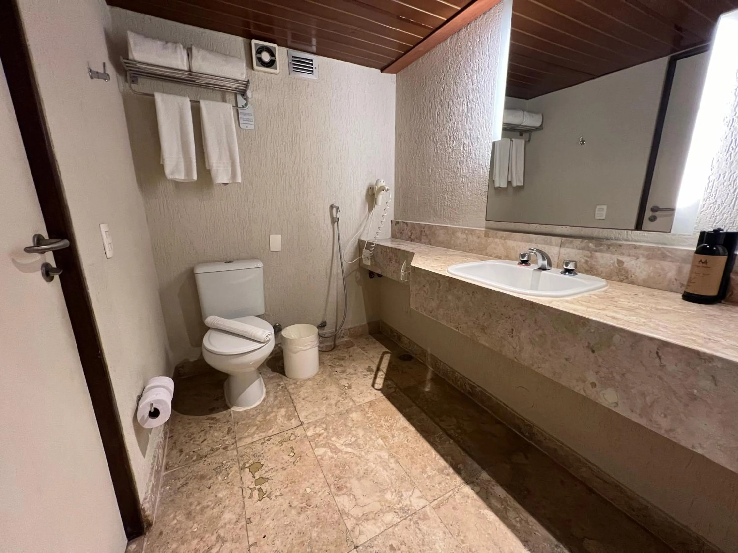 Bathroom in Mar Hotel Conventions