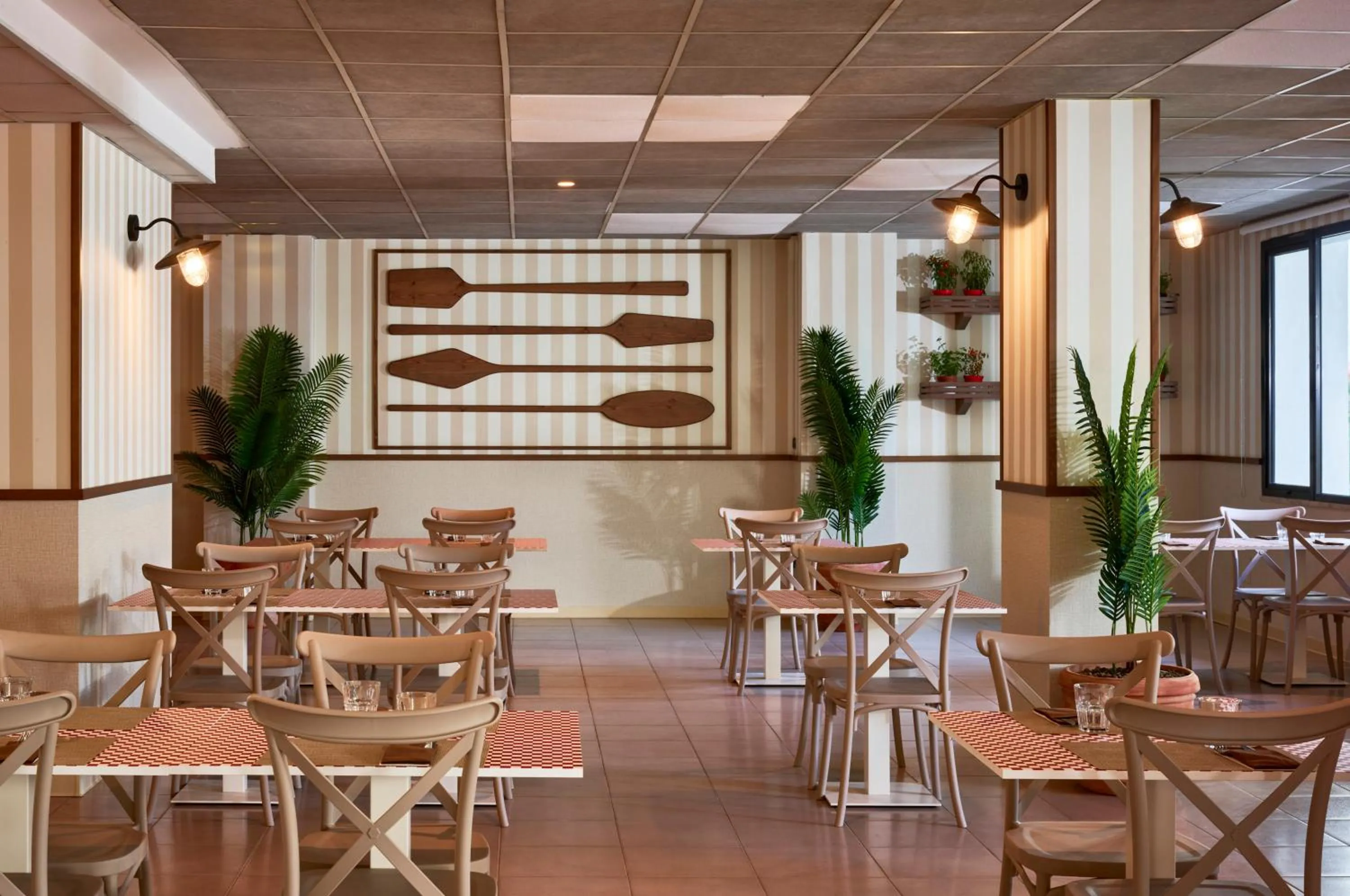 Restaurant/places to eat in Serena Majestic Residence